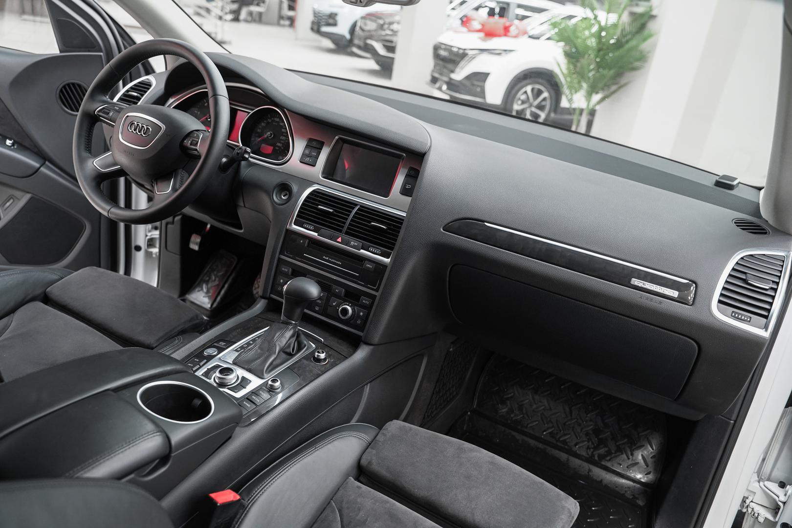 Audi Q7 2012, белый, ДЦ Орехово