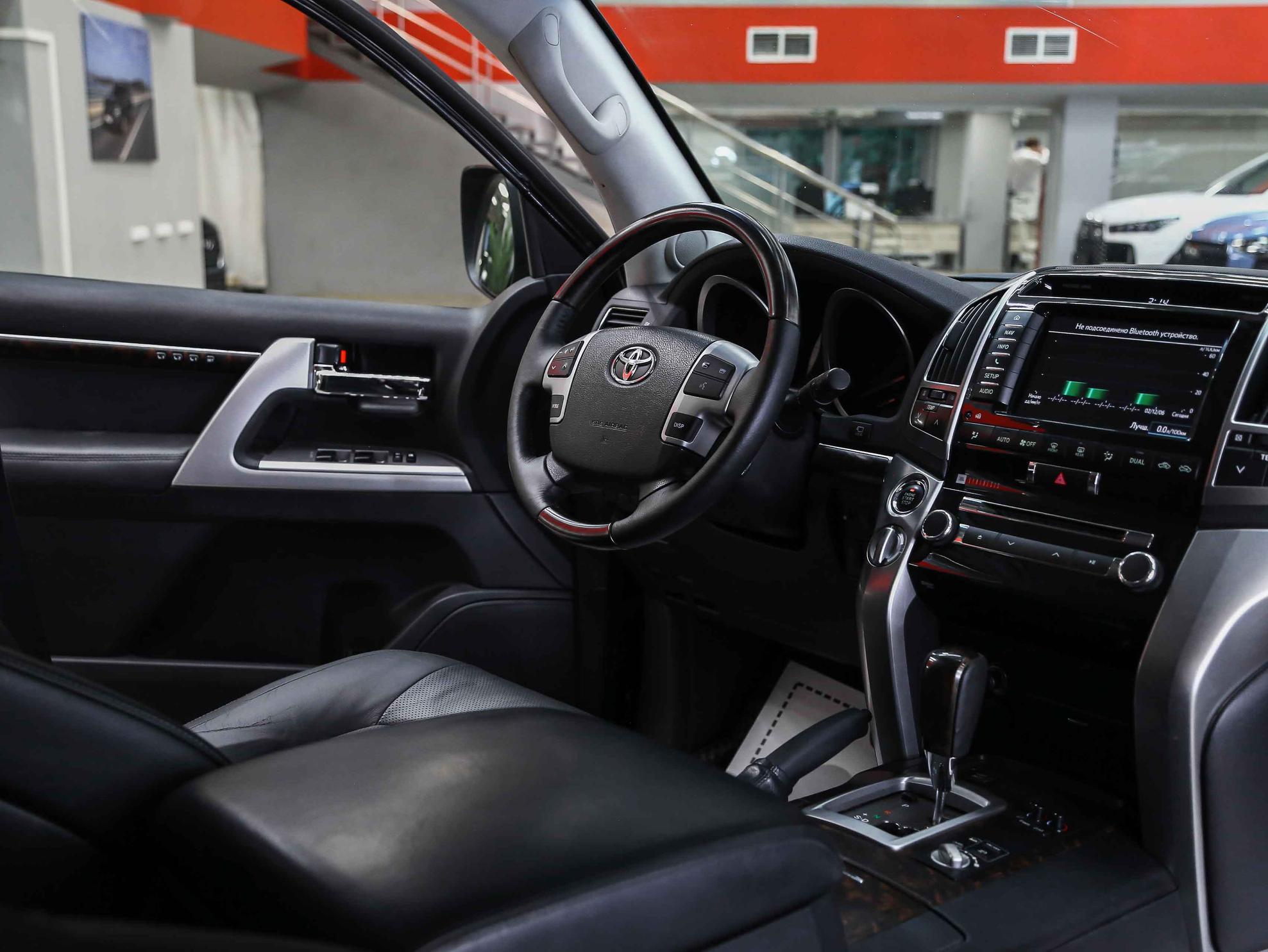 Toyota Land Cruiser 2013, черный, ДЦ Орехово