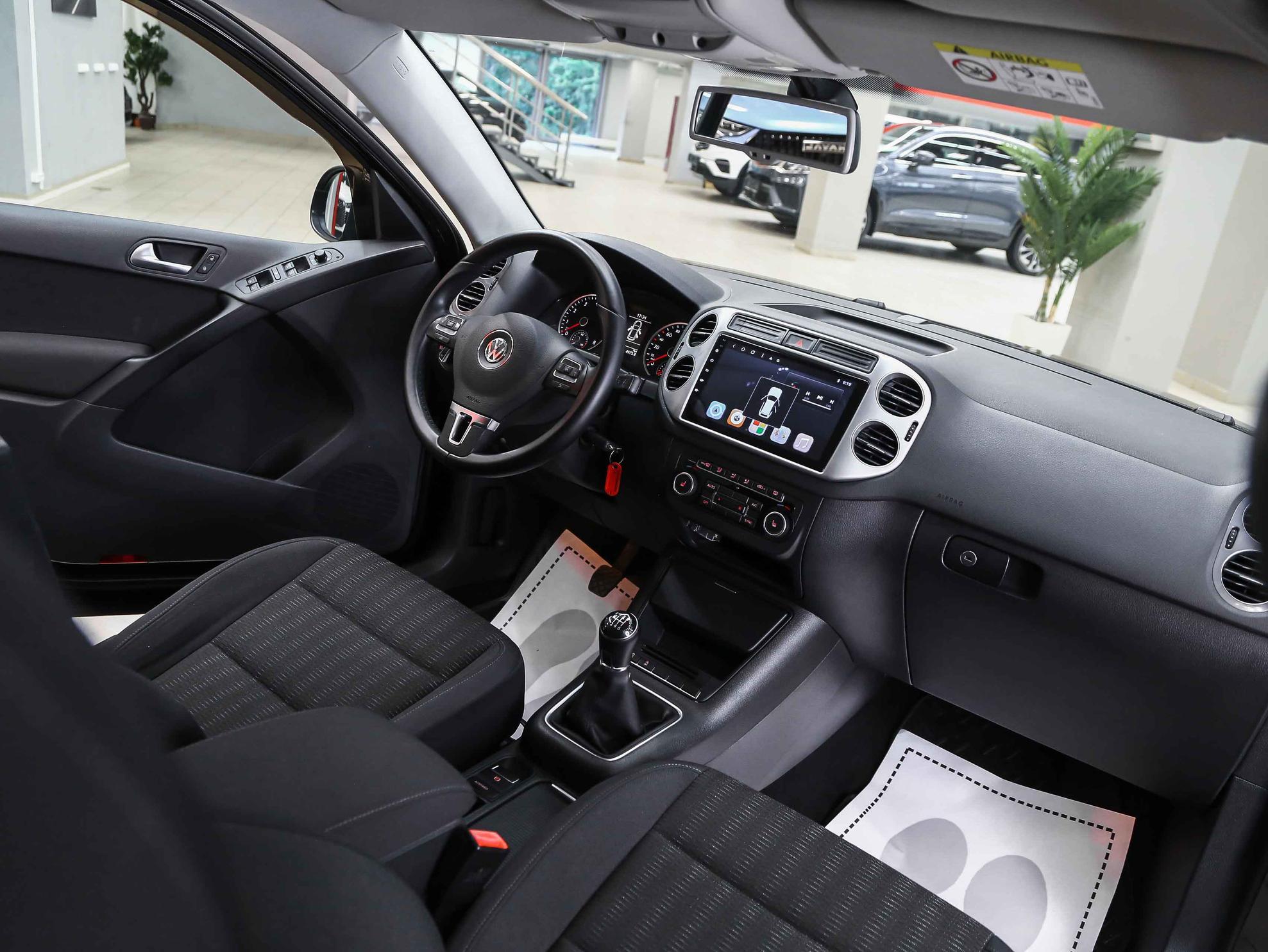 Volkswagen Tiguan 2015, черный, ДЦ Орехово