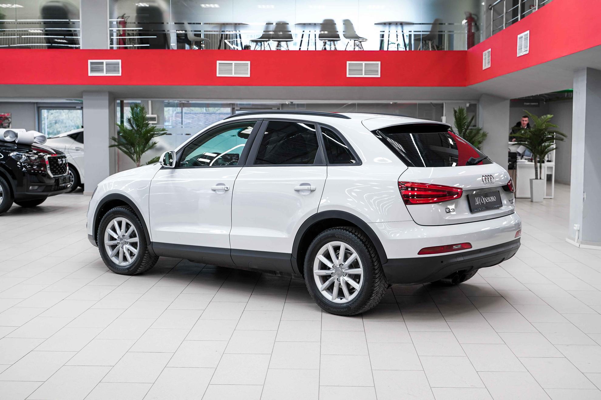 Audi Q3 2013, белый, ДЦ Орехово