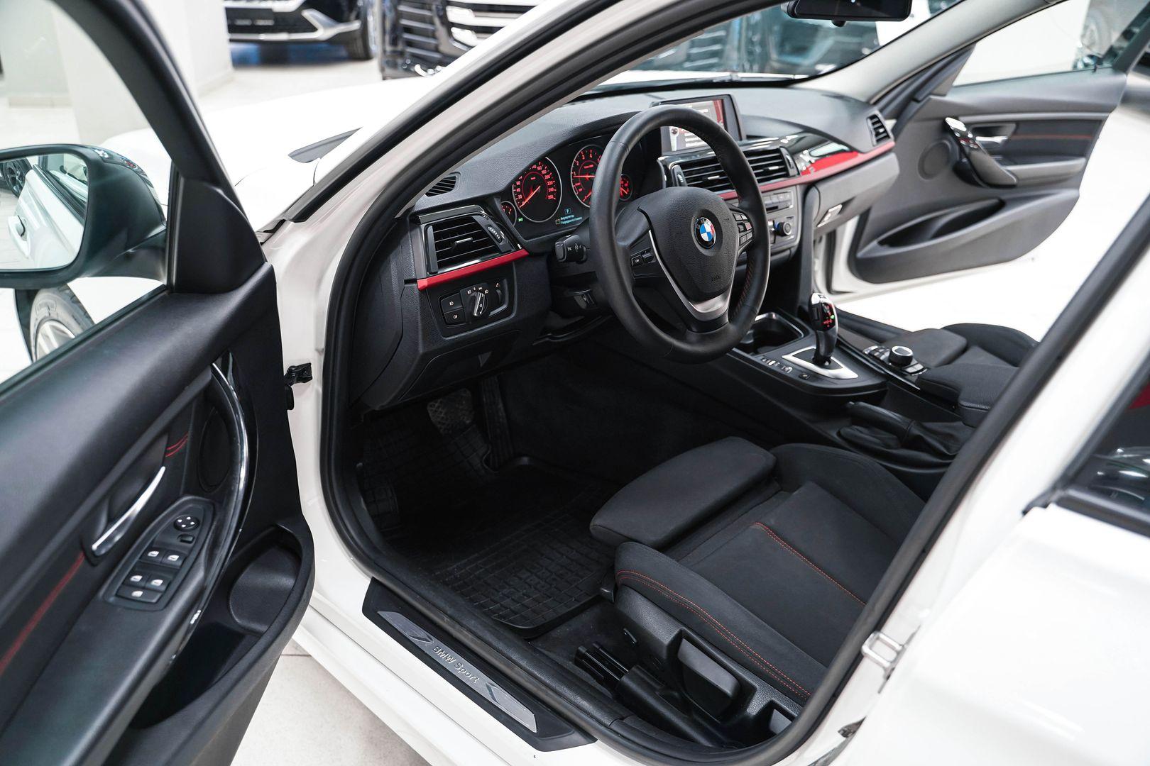 BMW 3 серии 2013, белый, ДЦ Орехово