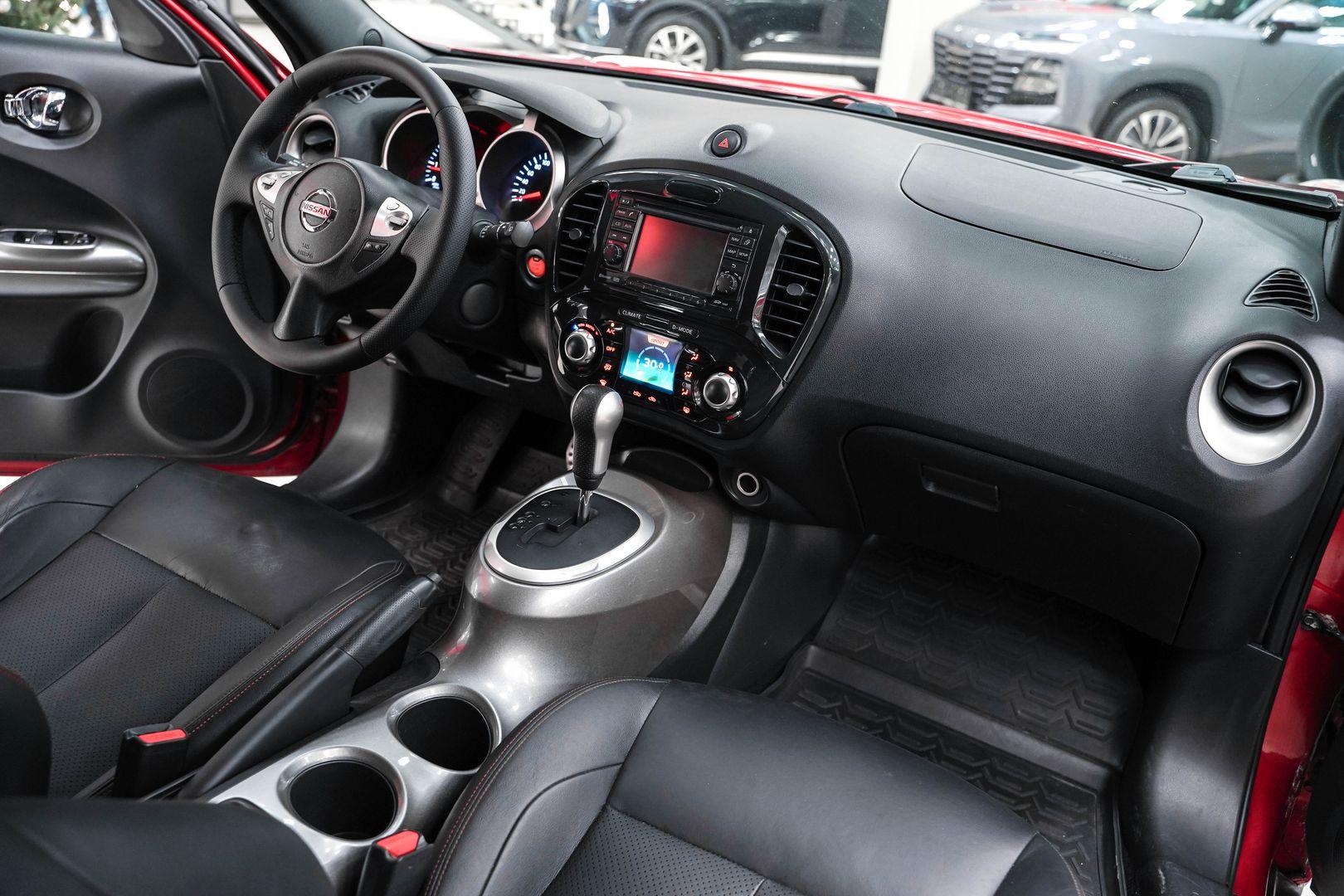 Nissan Juke 2011, красный, ДЦ Орехово