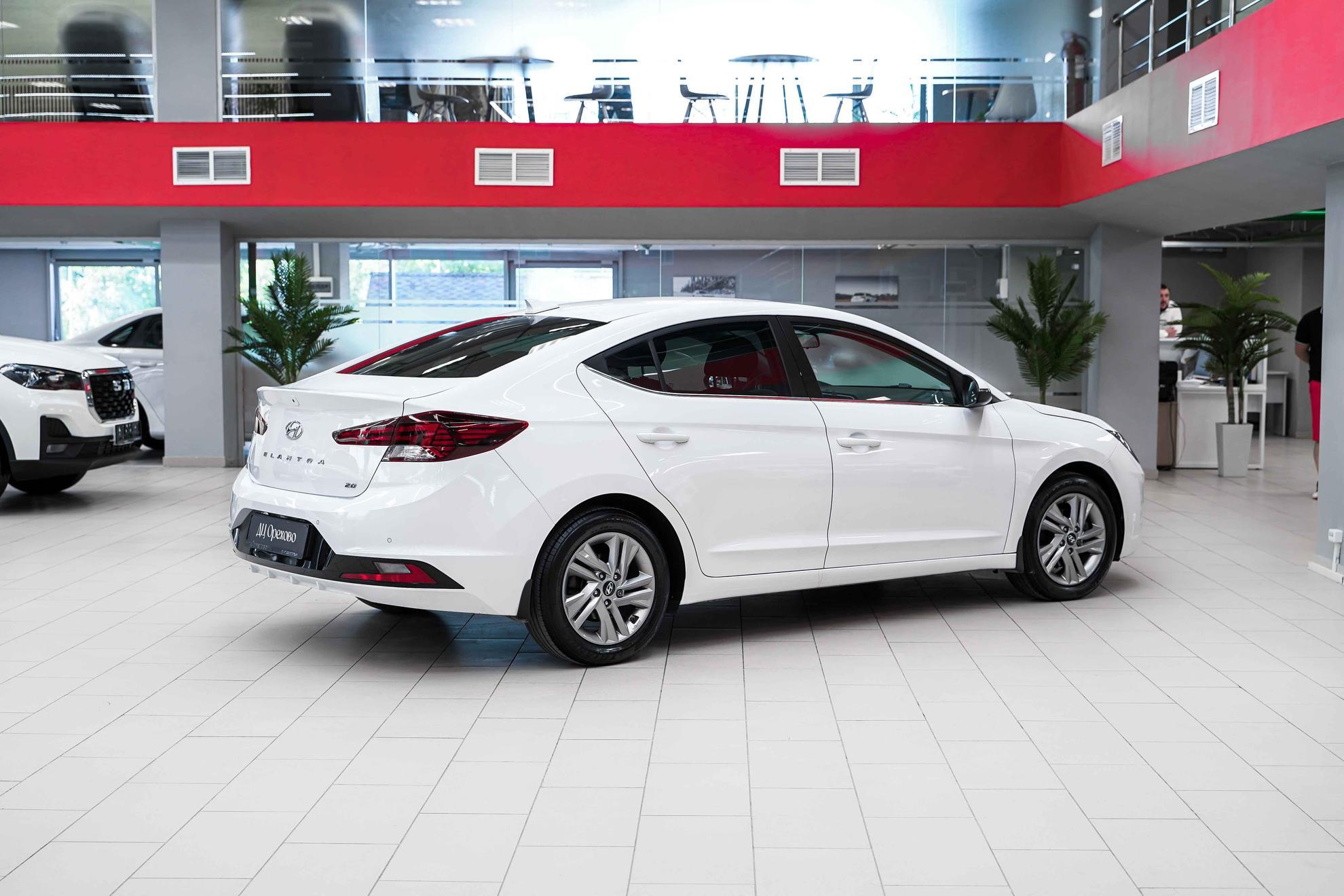 Hyundai Elantra 2019, белый, ДЦ Орехово