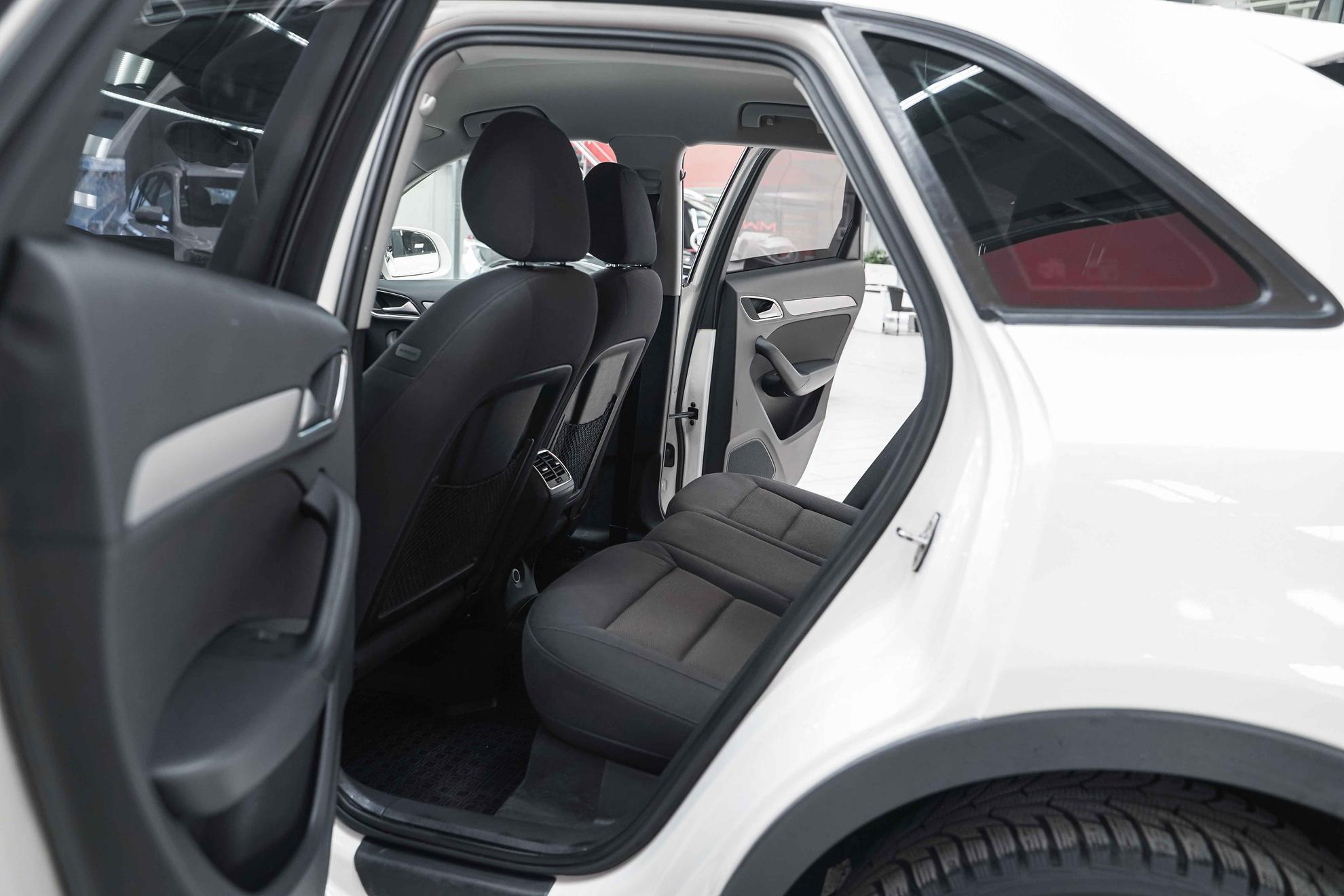 Audi Q3 2013, белый, ДЦ Орехово
