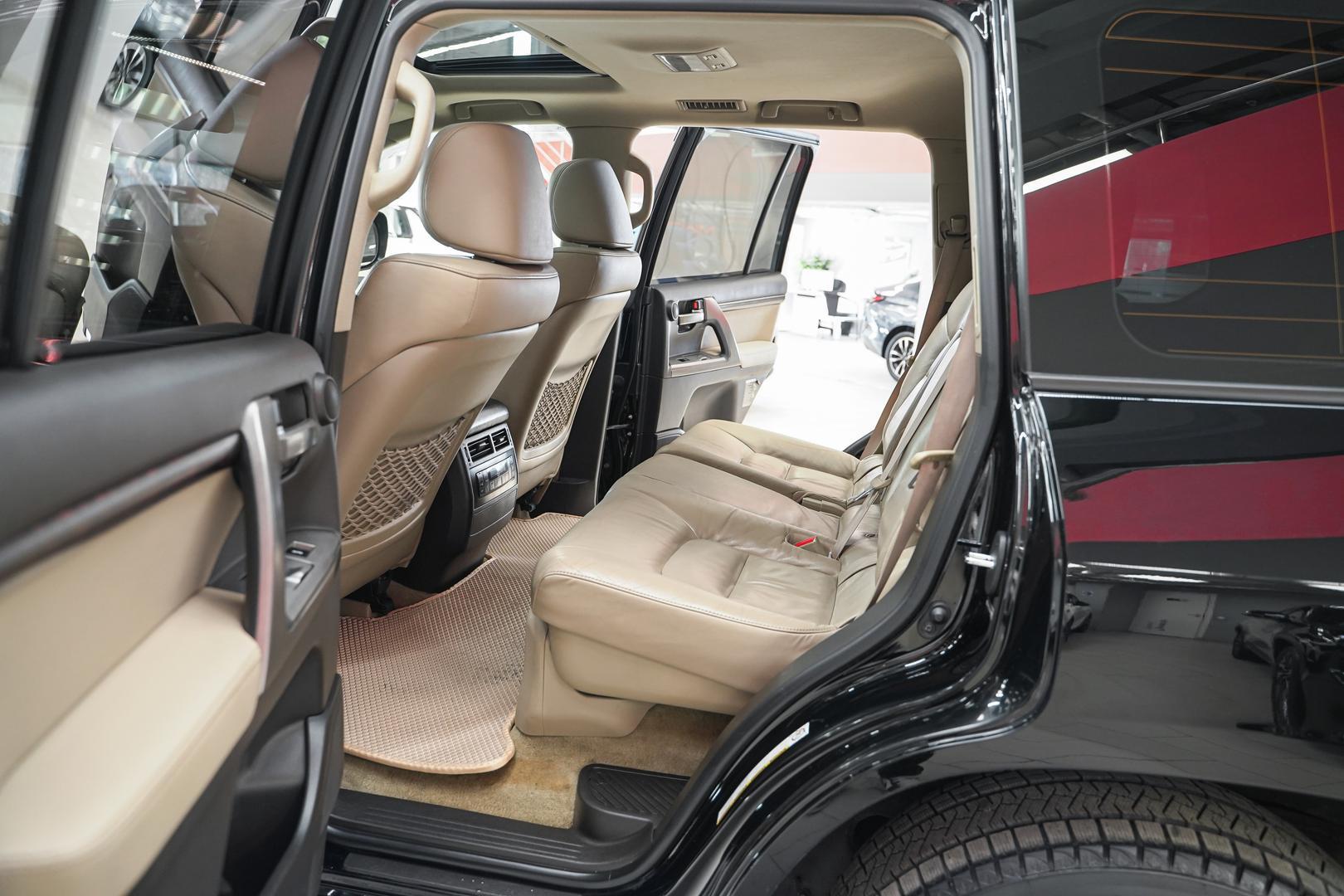Toyota Land Cruiser 2011, черный, ДЦ Орехово