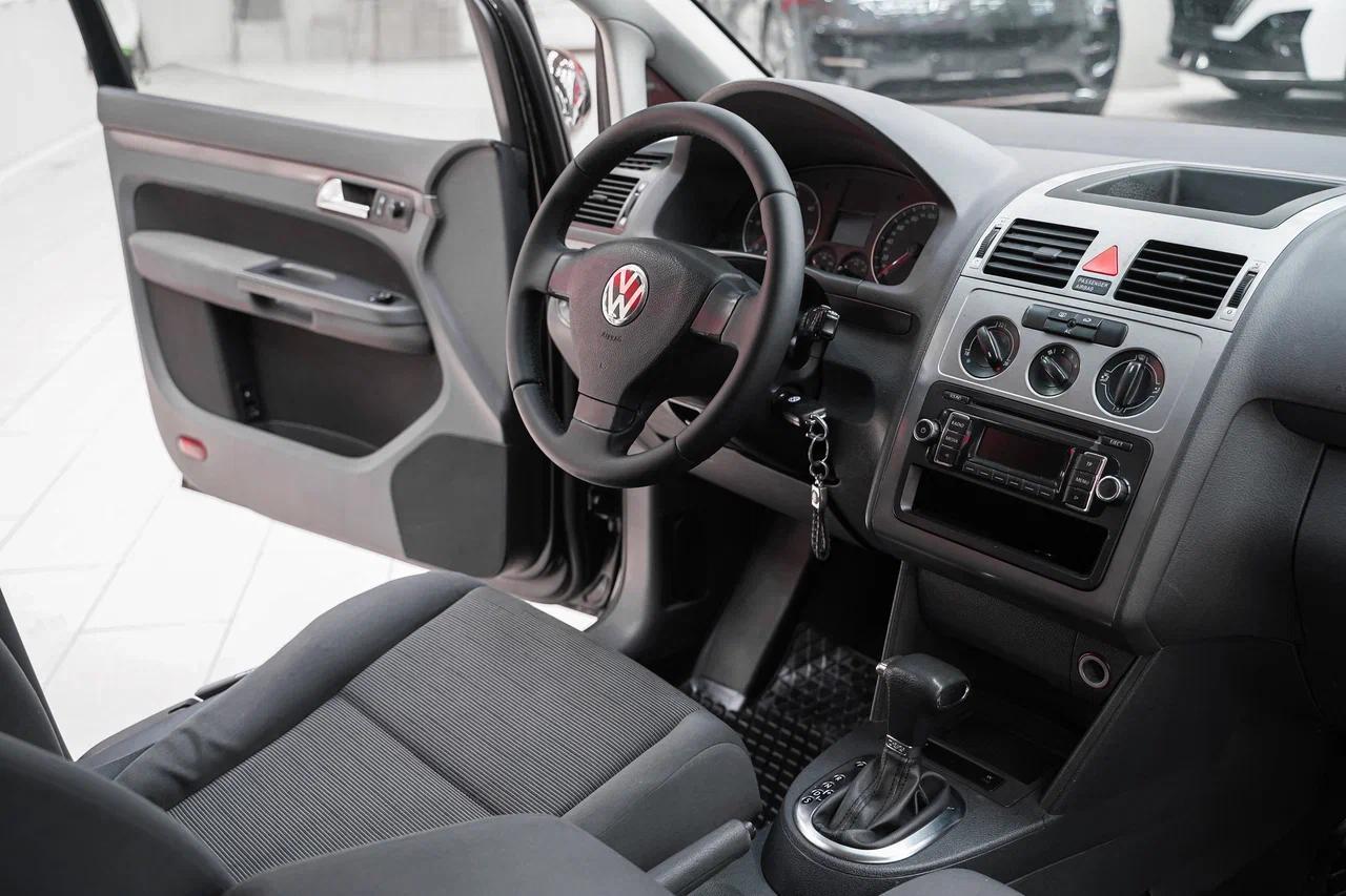 Volkswagen Touran 2008, черный, ДЦ Орехово