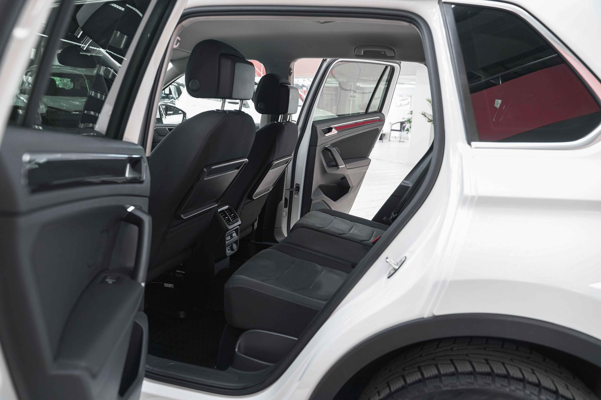 Volkswagen Tiguan 2018, белый, ДЦ Орехово