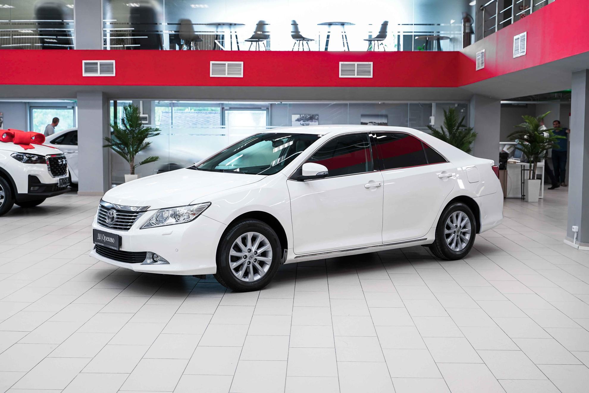 Toyota Camry 2014, белый, ДЦ Орехово
