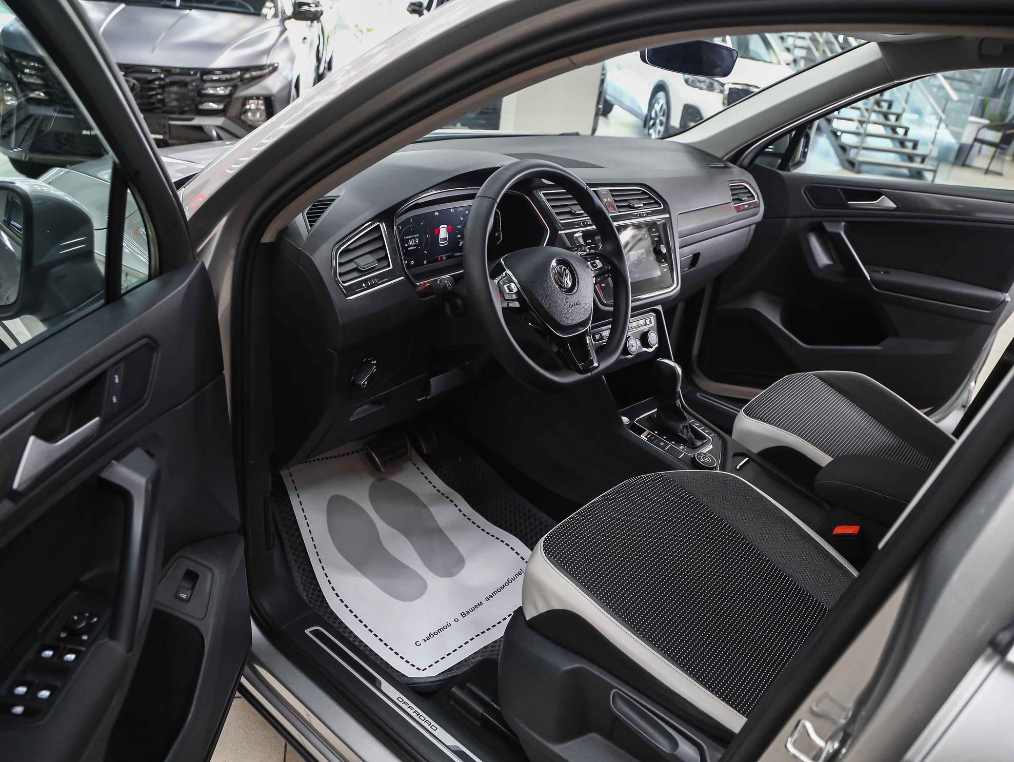 Volkswagen Tiguan 2020, серый, ДЦ Орехово