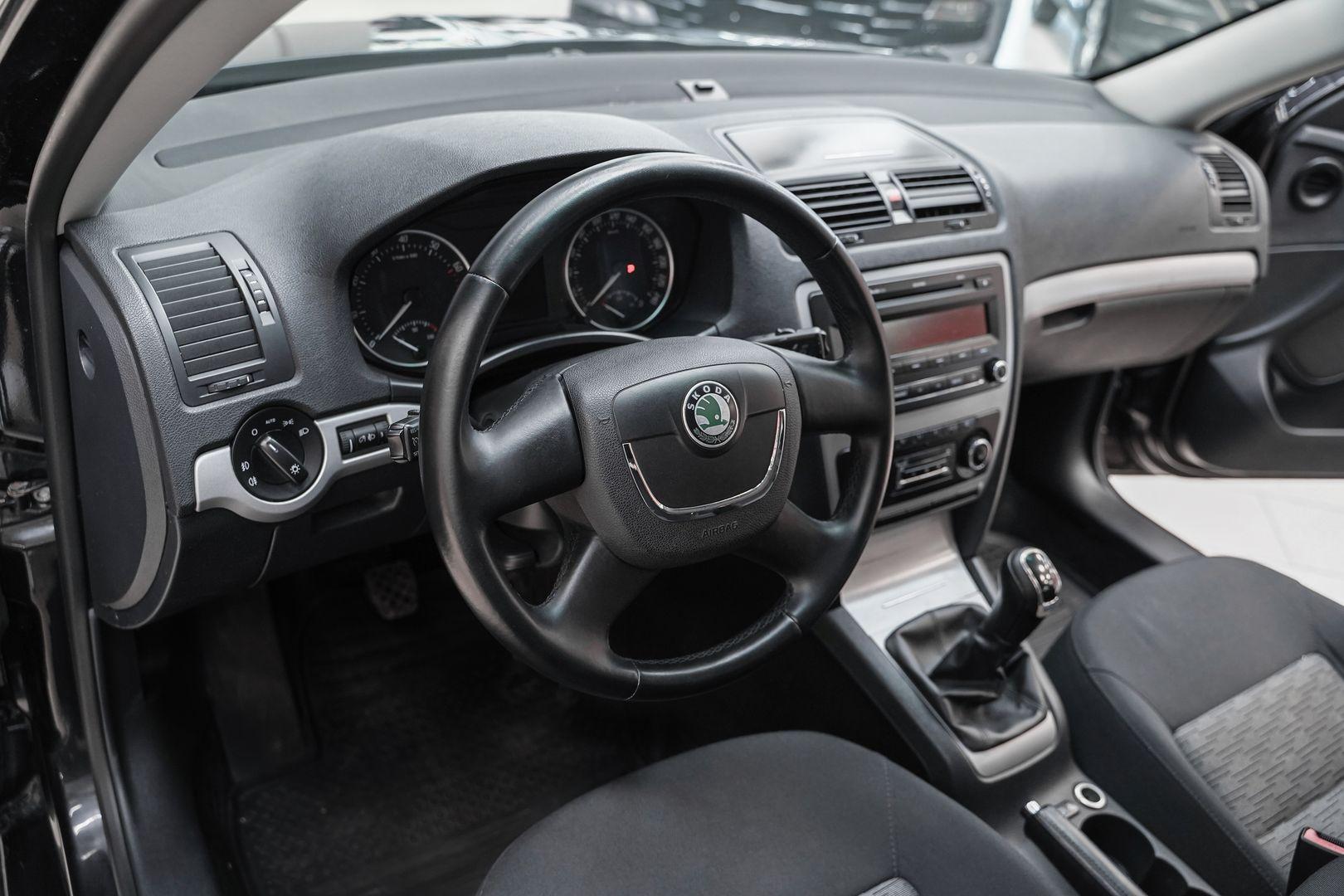 Skoda Octavia 2012, черный, ДЦ Орехово