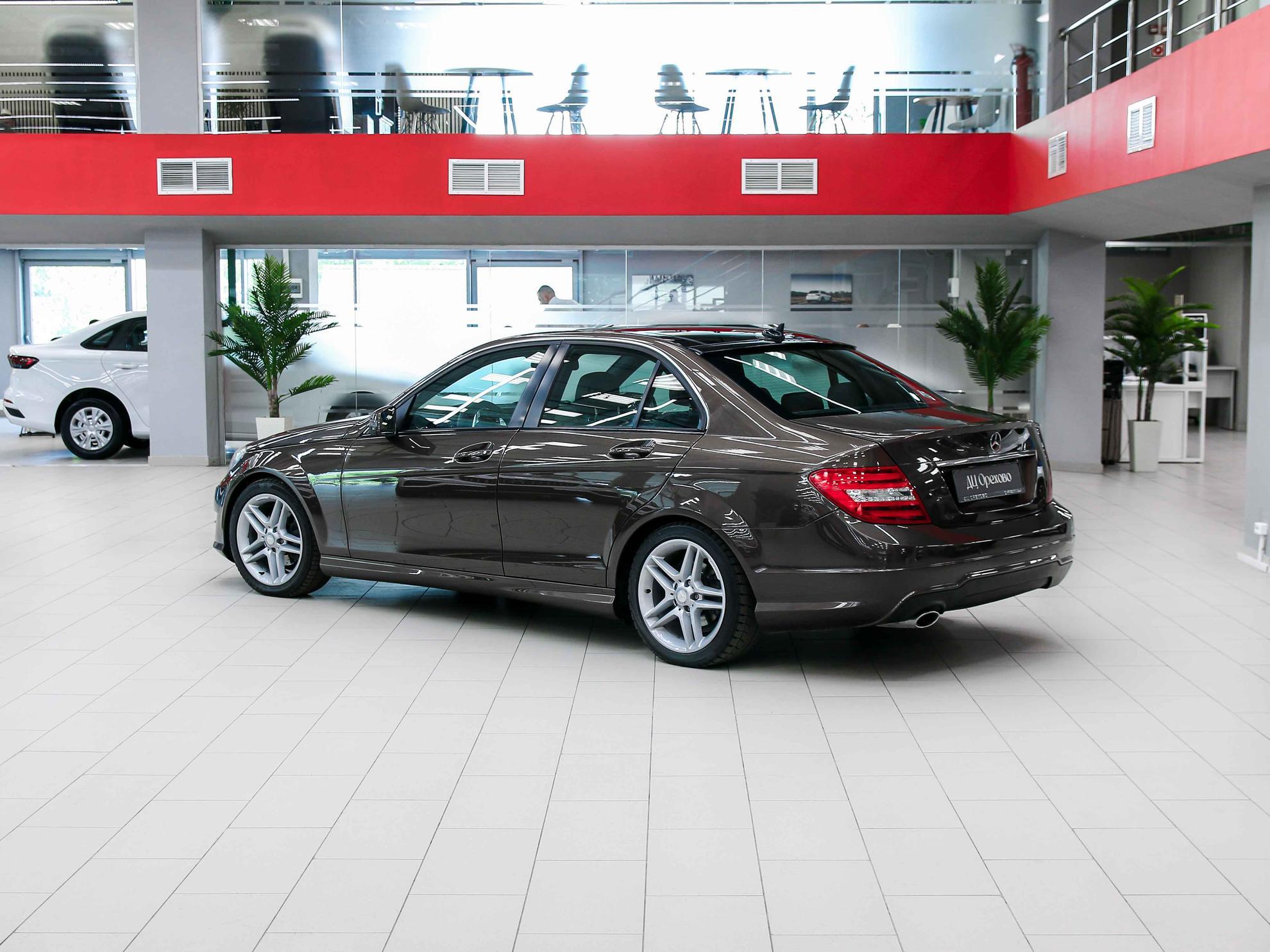 Mercedes-Benz C-Класс 2013, коричневый, ДЦ Орехово