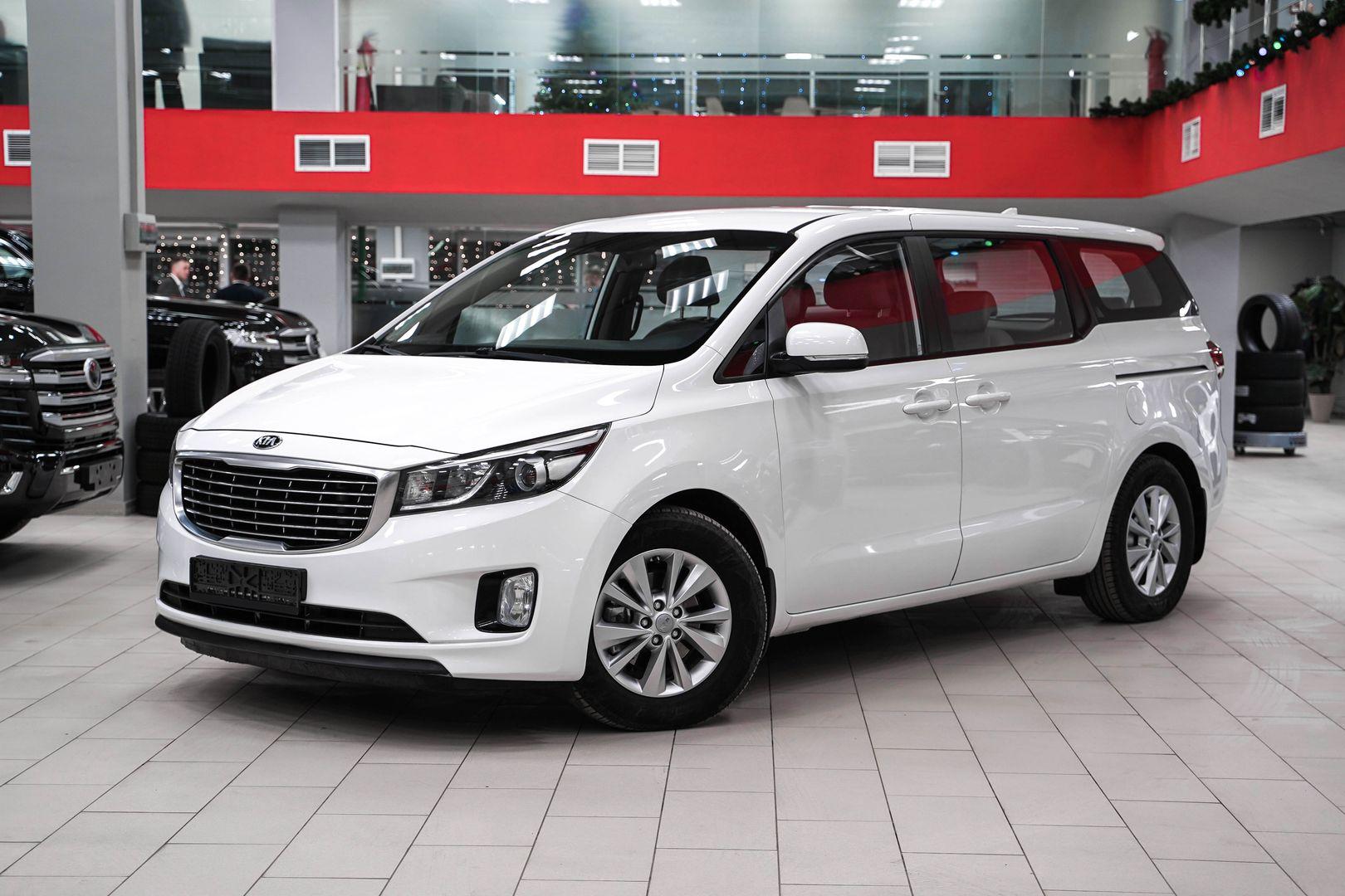 Kia Carnival 2016, белый, ДЦ Орехово