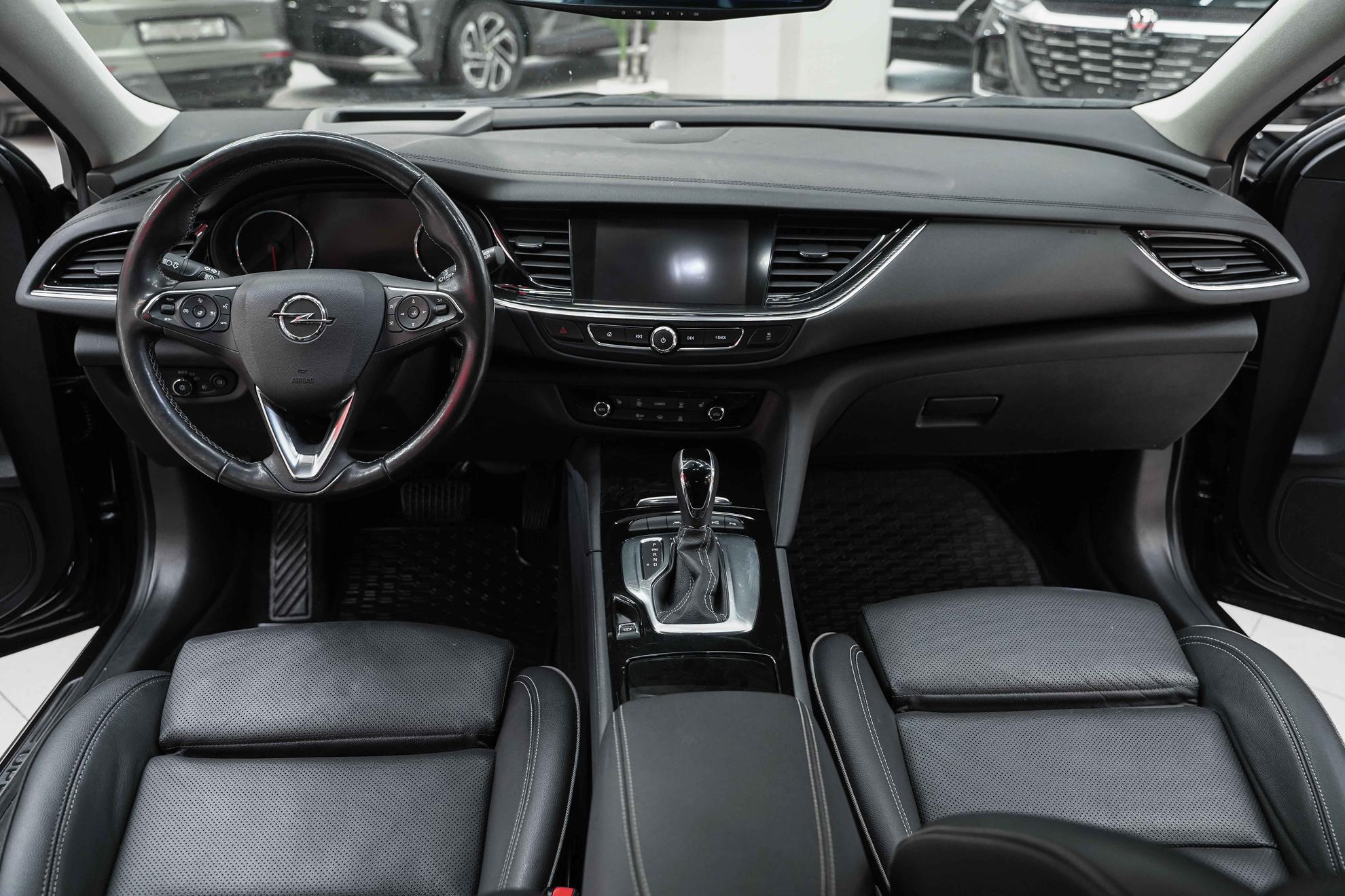 Opel Insignia 2018, черный, ДЦ Орехово