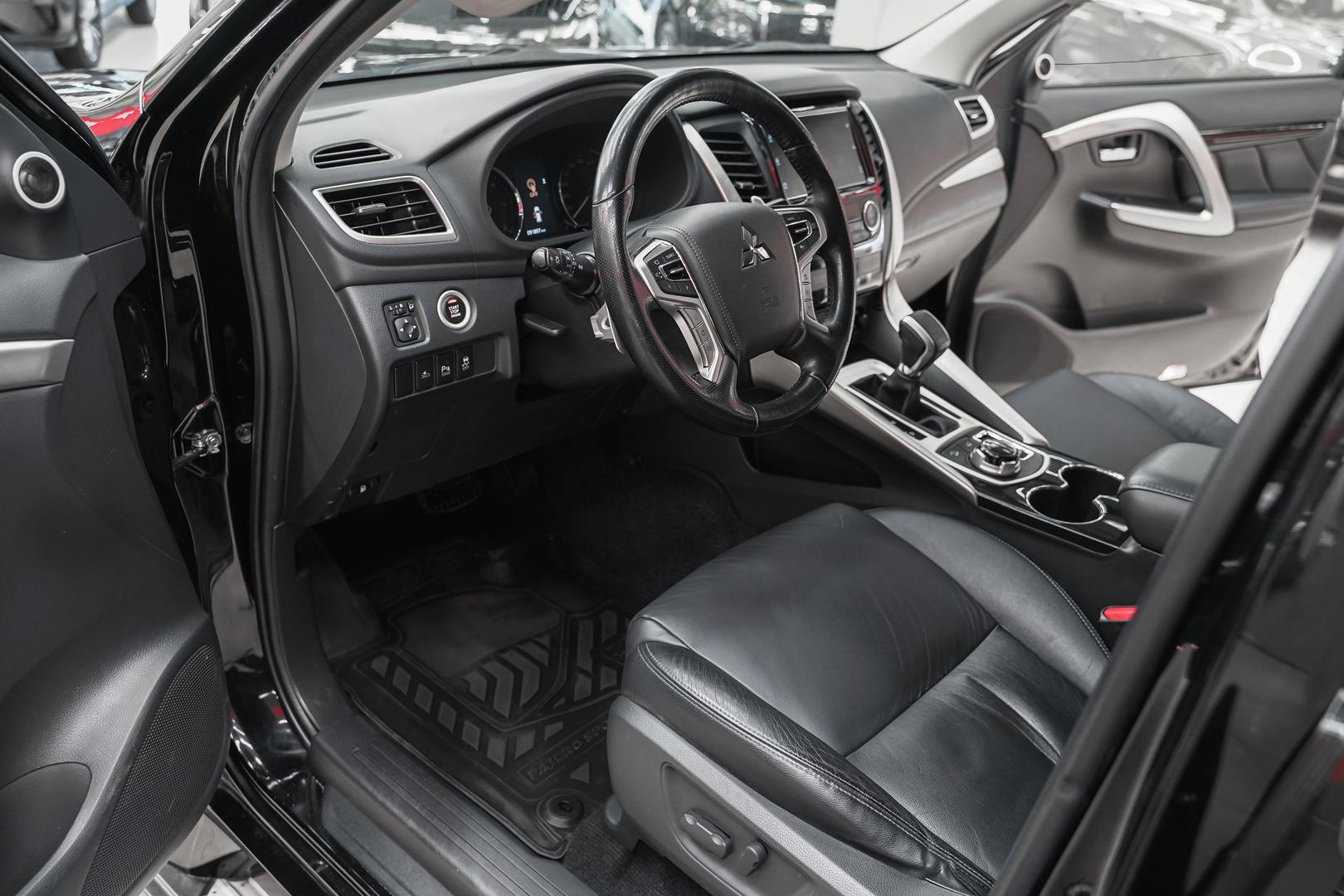 Mitsubishi Pajero Sport 2017, черный, ДЦ Орехово