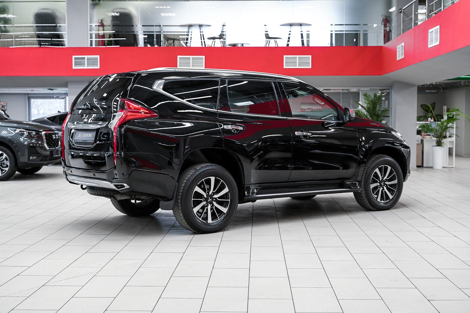 Mitsubishi Pajero Sport 2017, черный, ДЦ Орехово