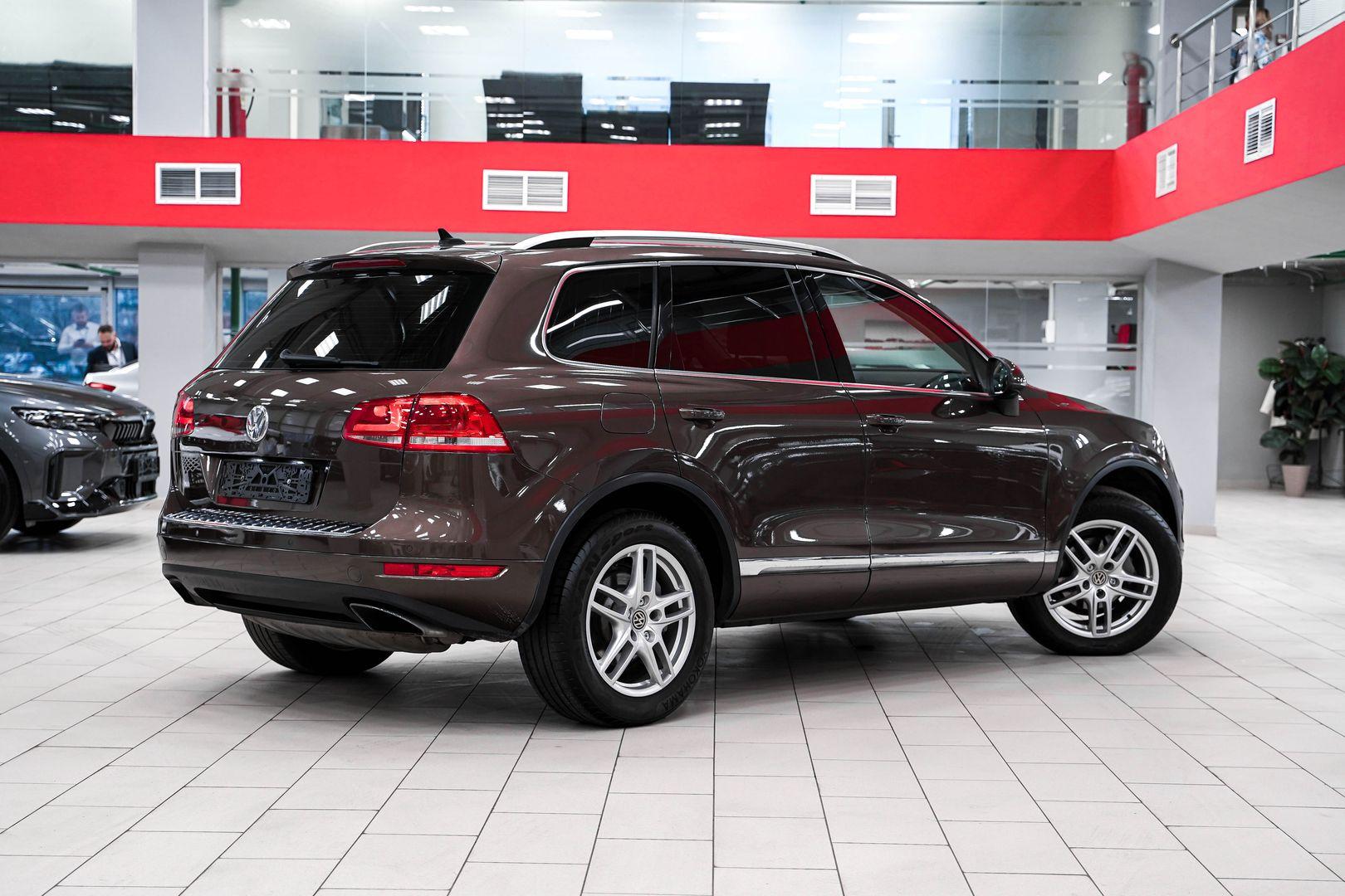 Volkswagen Touareg 2012, коричневый, ДЦ Орехово