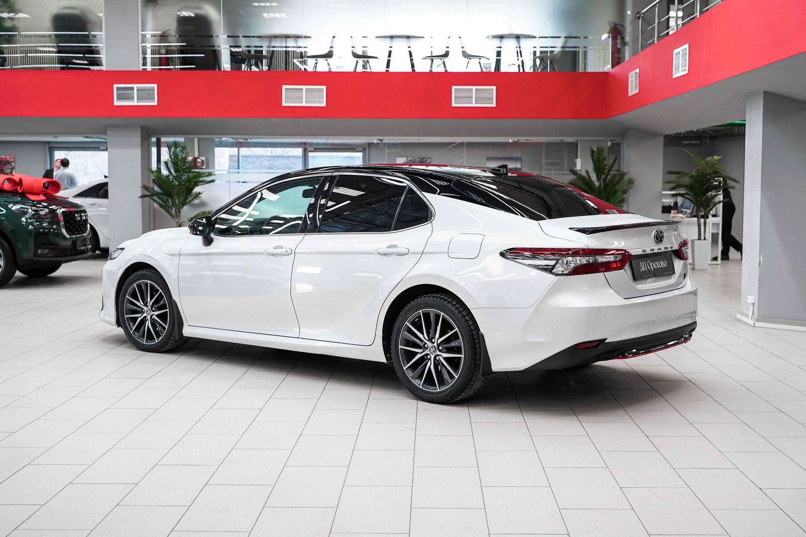 Toyota Camry 2021, белый, ДЦ Орехово