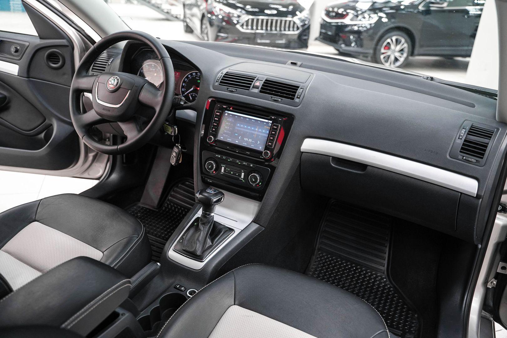 Skoda Octavia 2011, серый, ДЦ Орехово