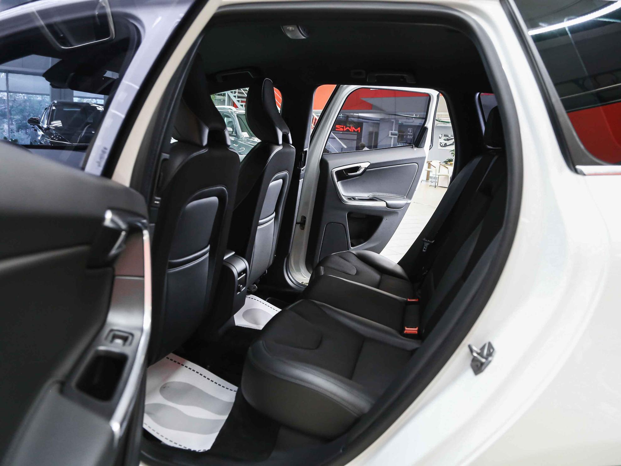 Volvo XC60 2017, белый, ДЦ Орехово