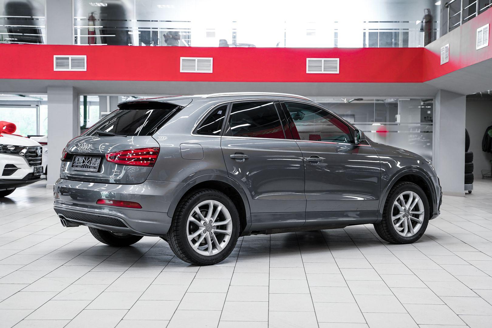 Audi Q3 2013, серый, ДЦ Орехово
