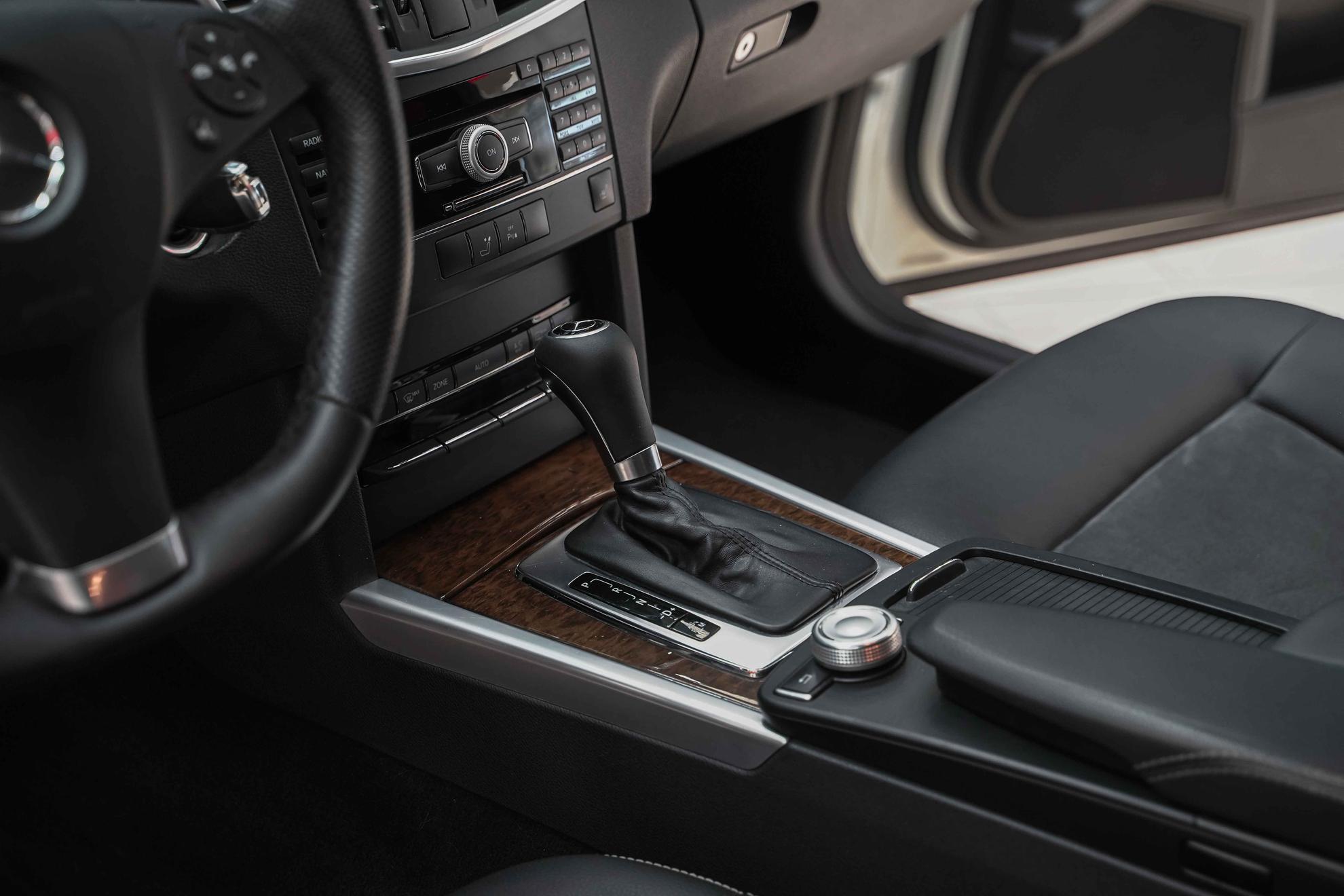 Mercedes-Benz E-Класс 2011, белый, ДЦ Орехово
