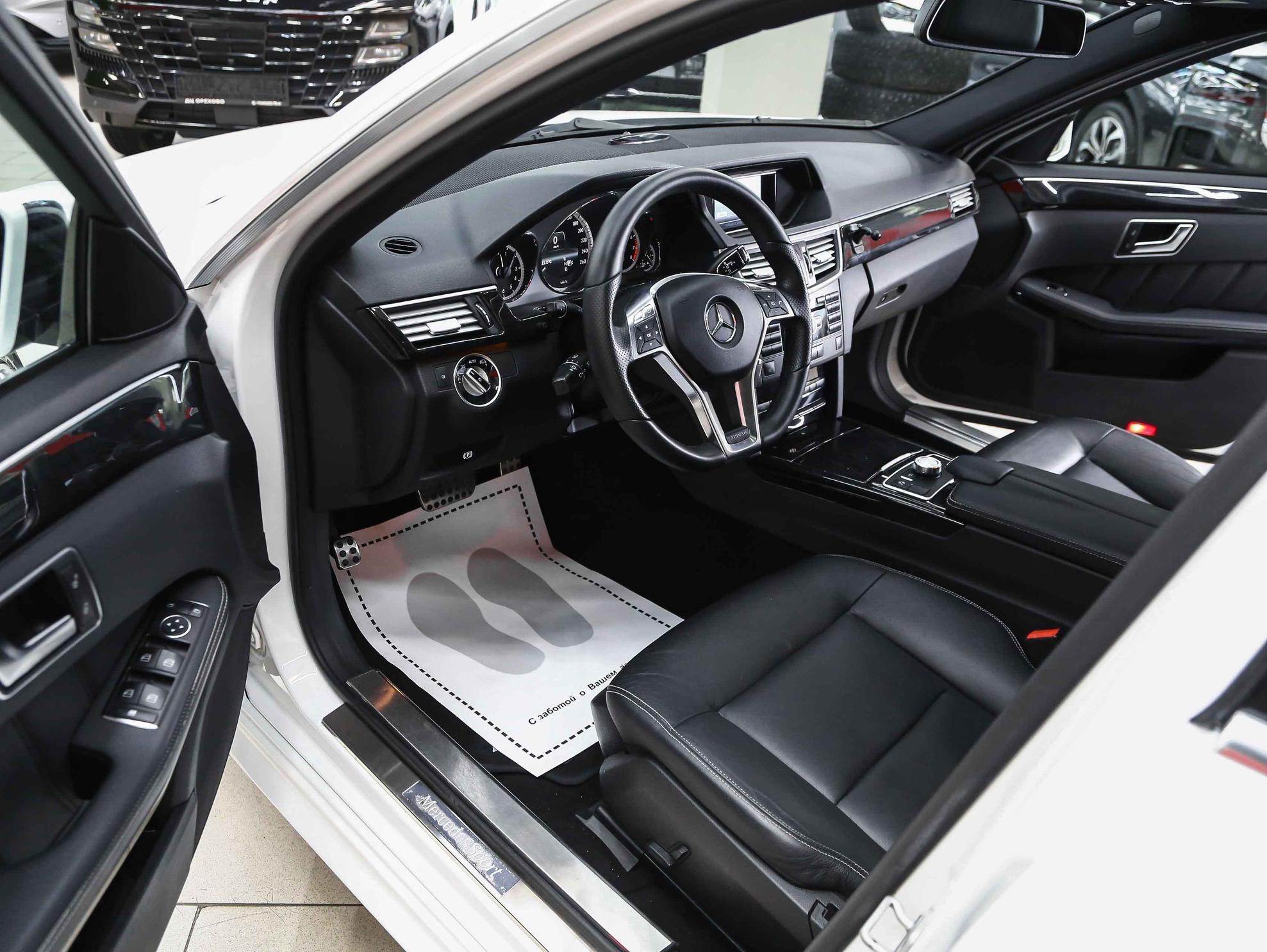 Mercedes-Benz E-Класс 2013, белый, ДЦ Орехово