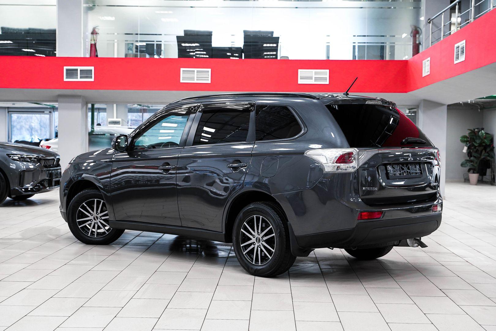 Mitsubishi Outlander 2013, серый, ДЦ Орехово