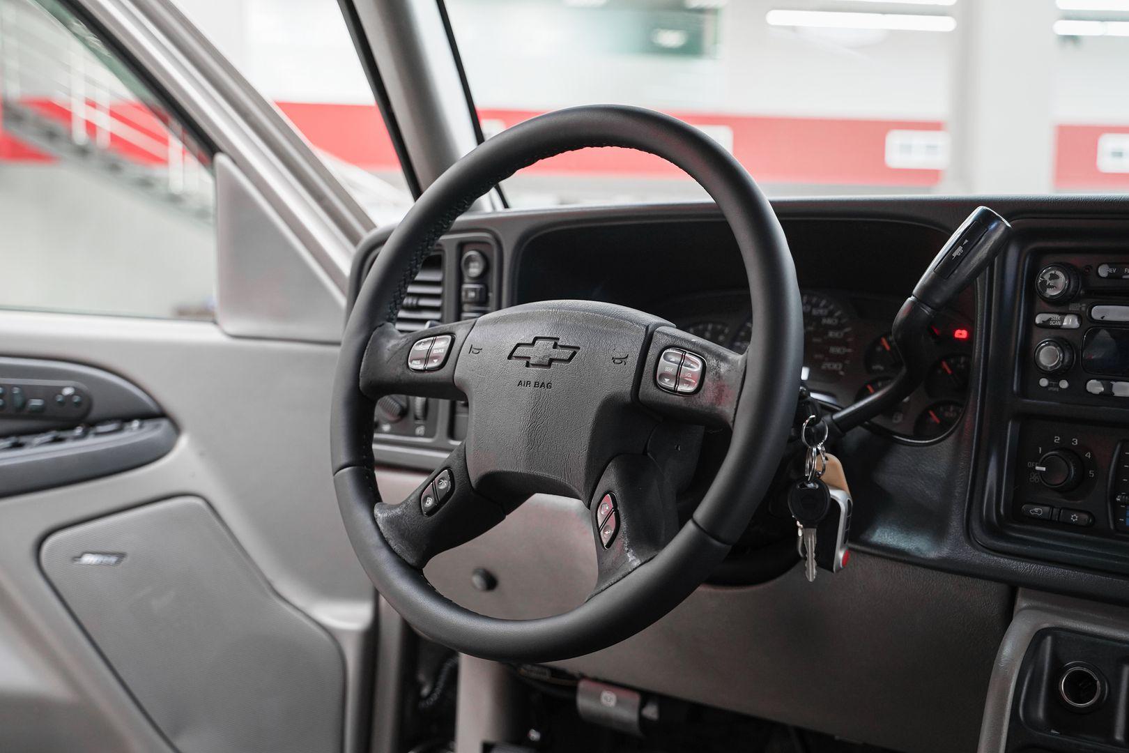 Chevrolet Tahoe 2002, серый, ДЦ Орехово