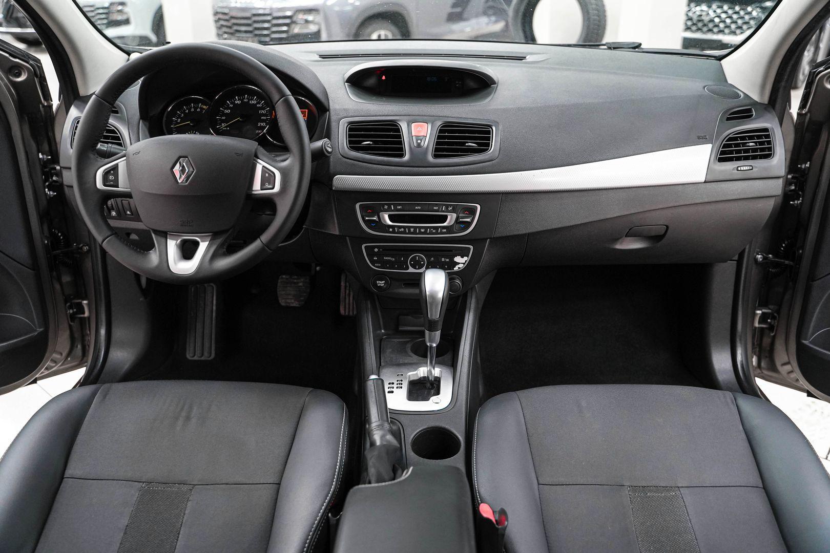 Renault Fluence 2011, бежевый, ДЦ Орехово
