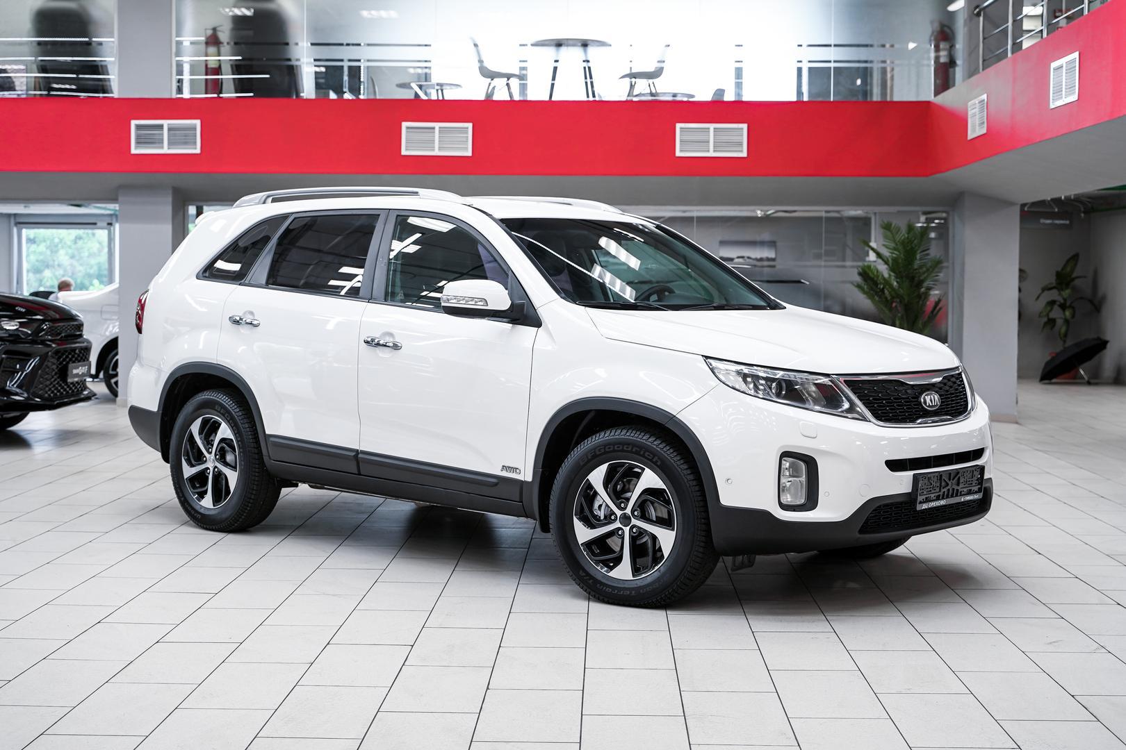 Kia Sorento 2013, белый, ДЦ Орехово