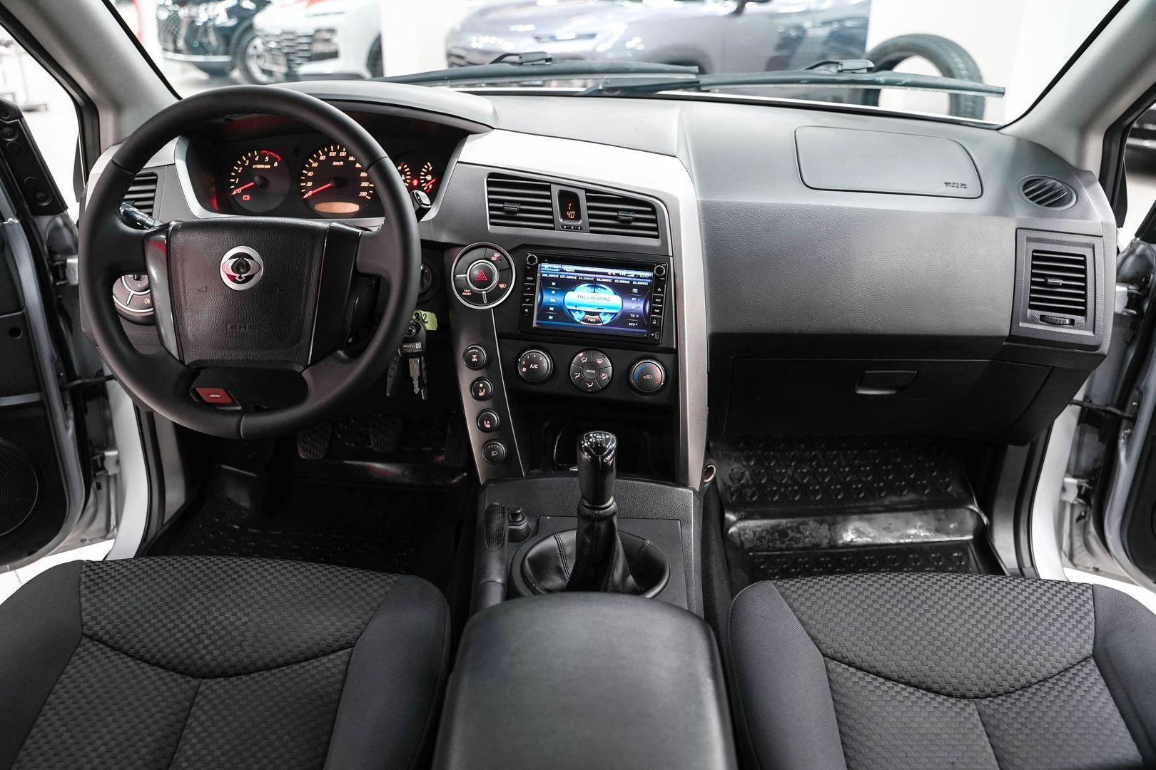 SsangYong Kyron 2013, серебряный, ДЦ Орехово