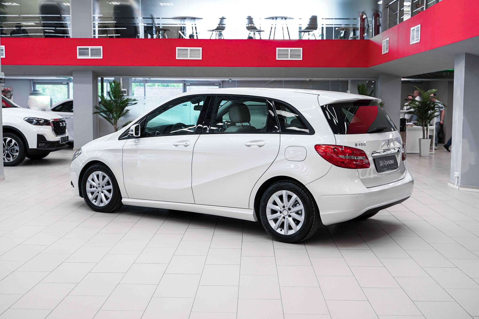 Mercedes-Benz B-Класс 2013, белый, ДЦ Орехово