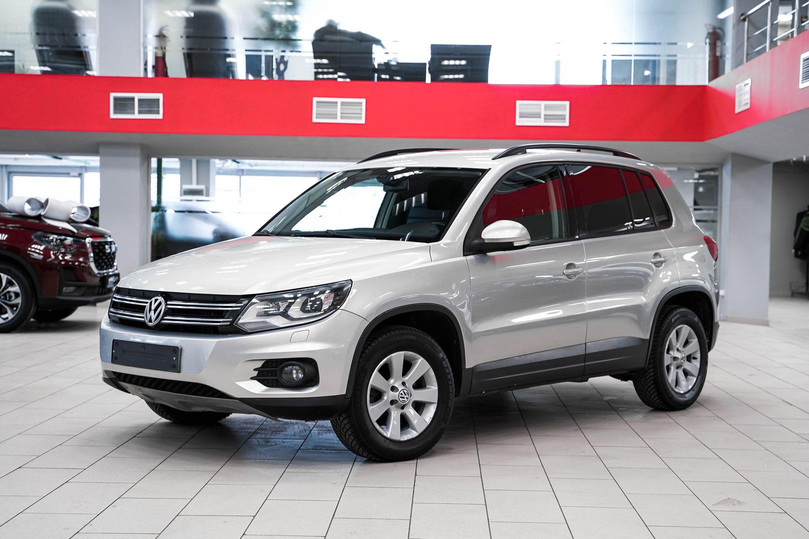 Volkswagen Tiguan 2012, серебряный, ДЦ Орехово