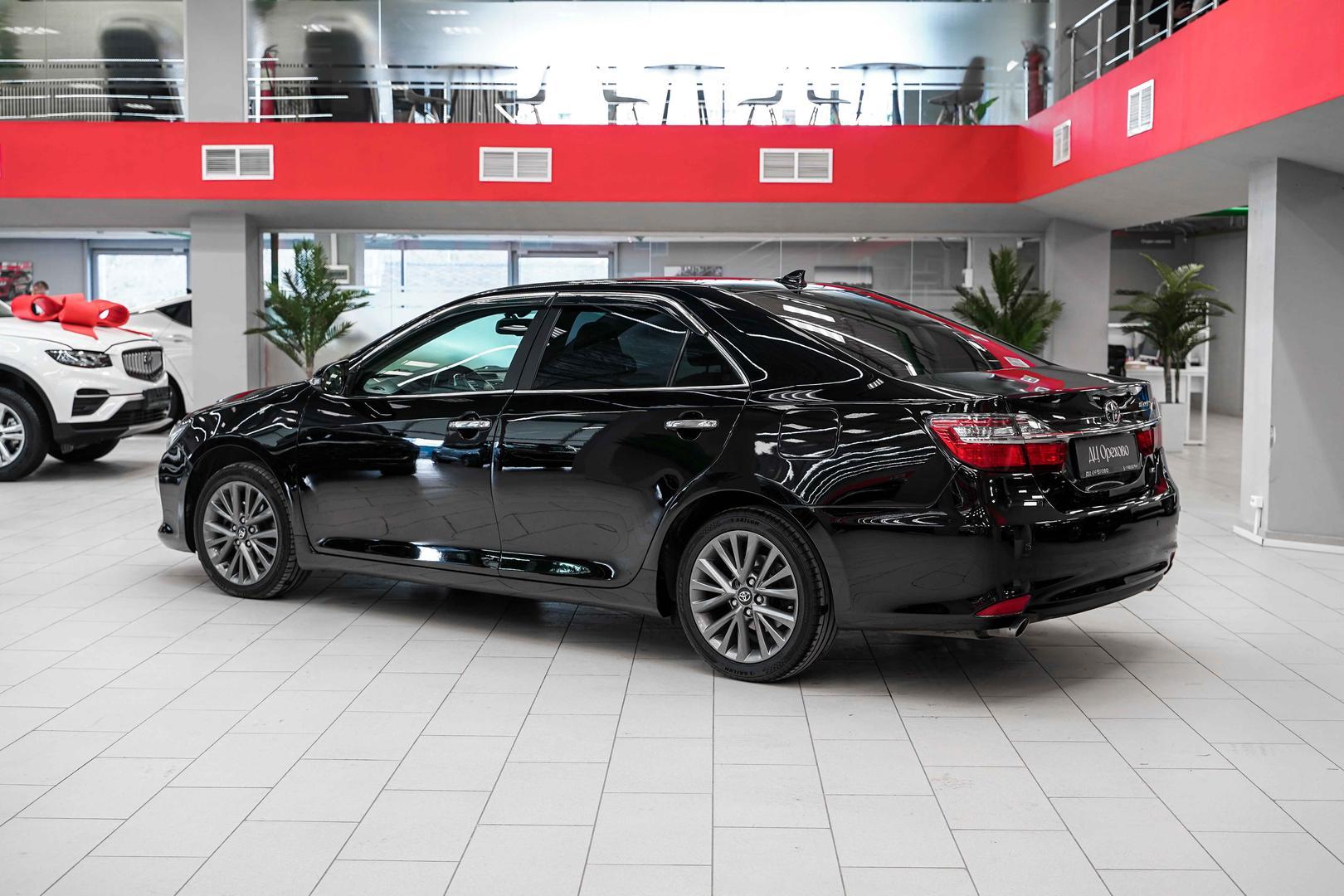 Toyota Camry 2017, черный, ДЦ Орехово