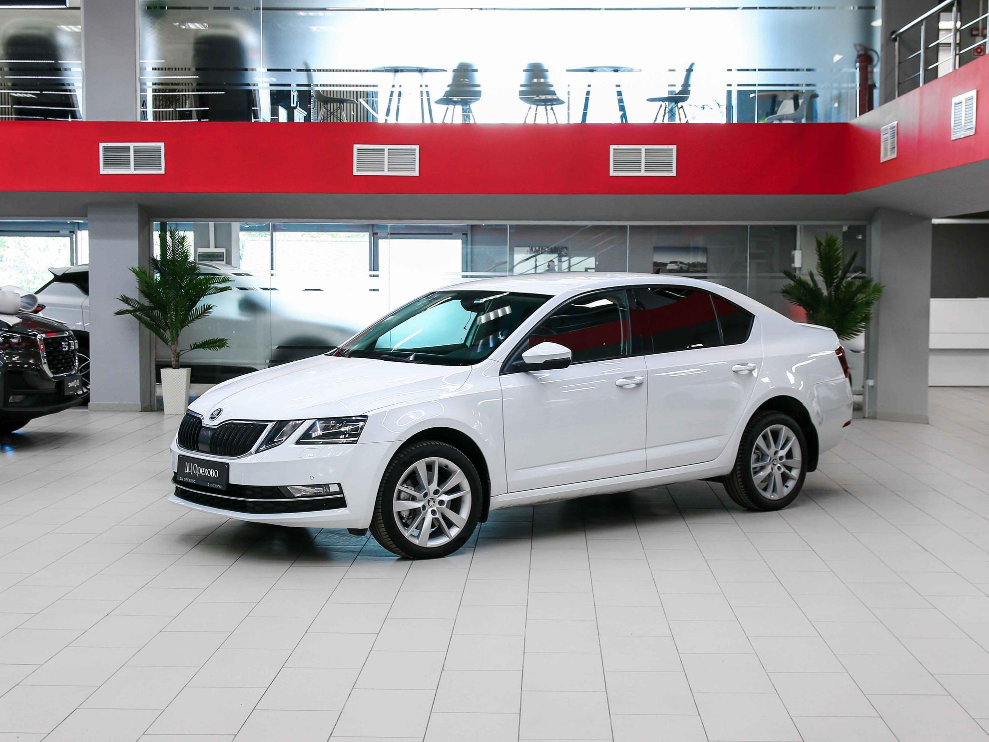 Skoda Octavia 2018, белый, ДЦ Орехово