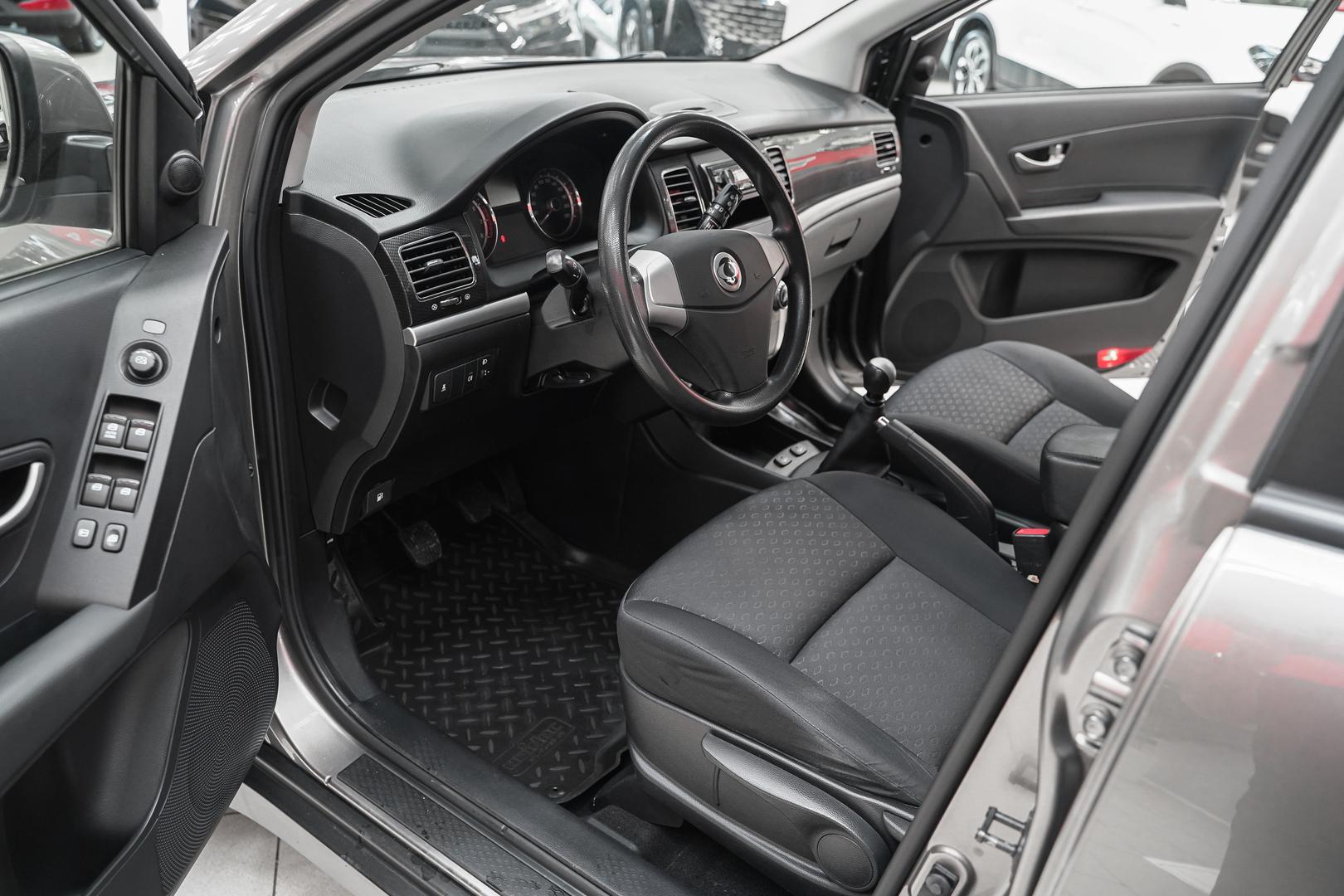 SsangYong Actyon 2012, серый, ДЦ Орехово