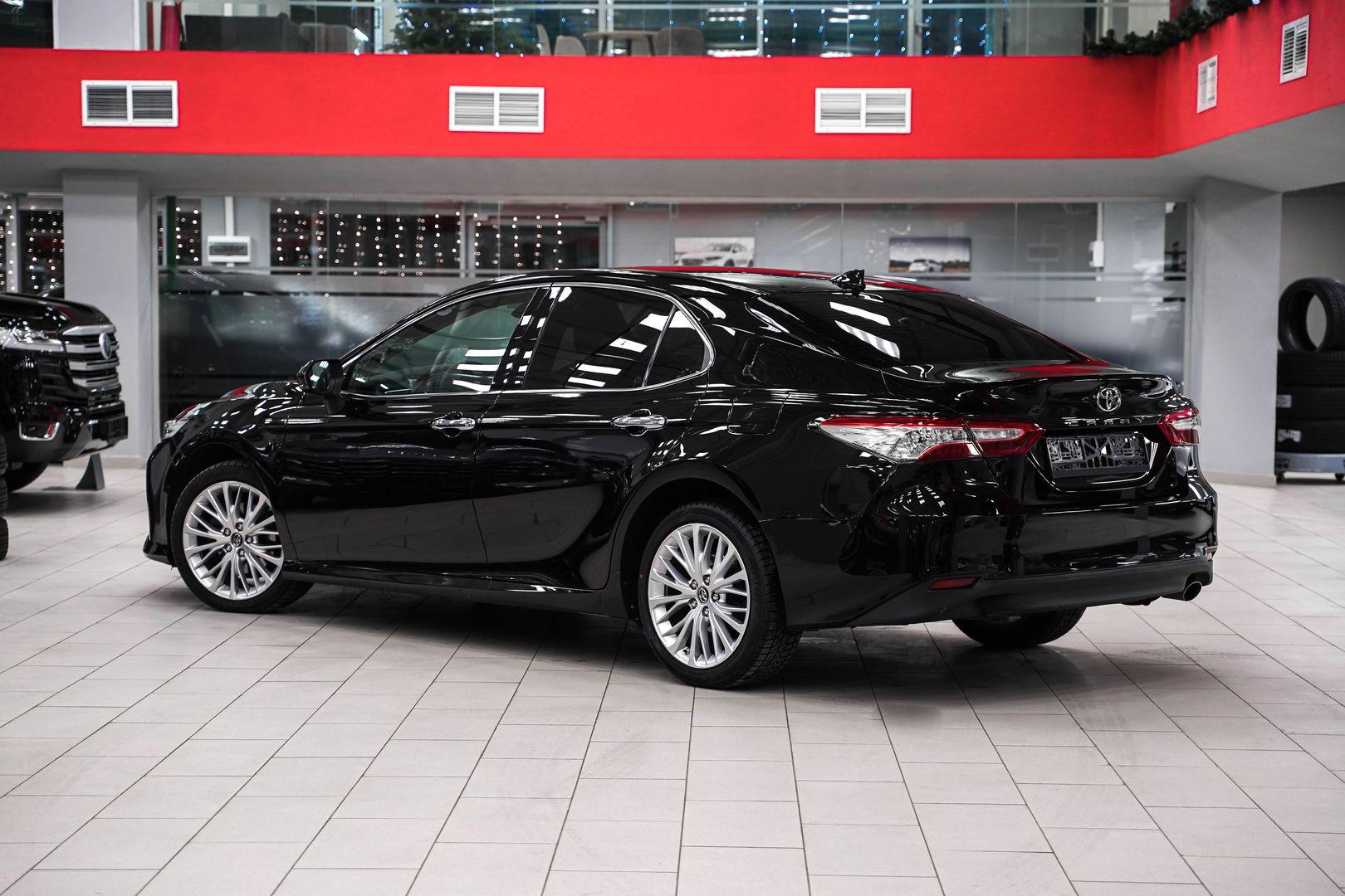 Toyota Camry 2018, черный, ДЦ Орехово