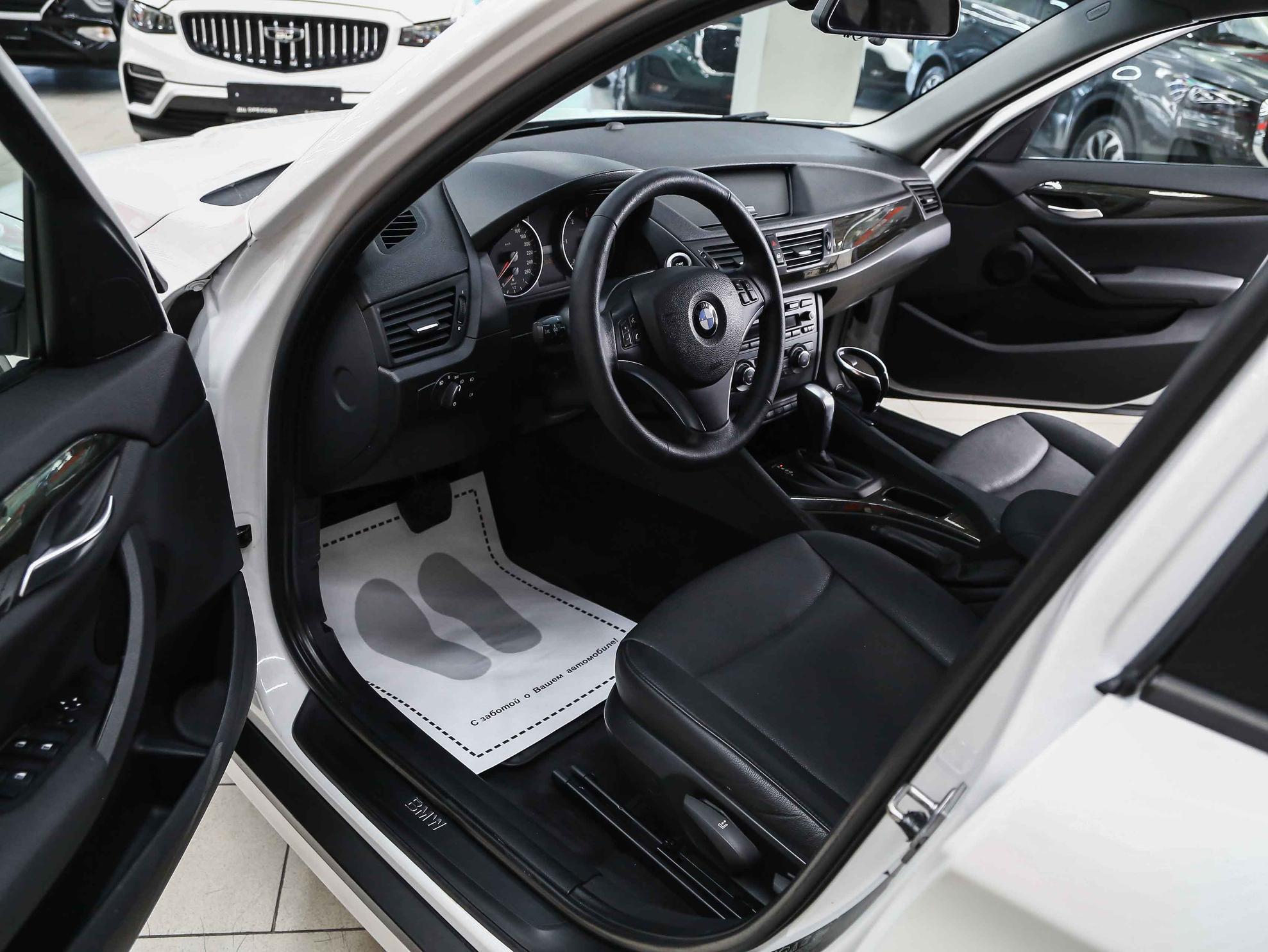BMW X1 2012, белый, ДЦ Орехово