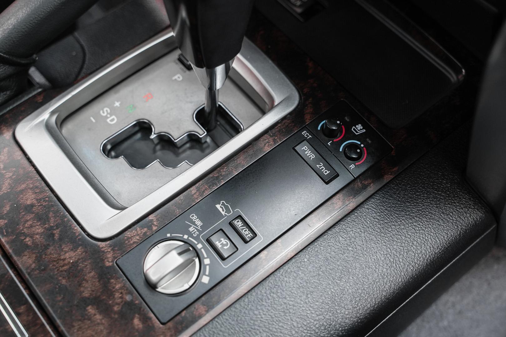 Toyota Land Cruiser 2014, белый, ДЦ Орехово