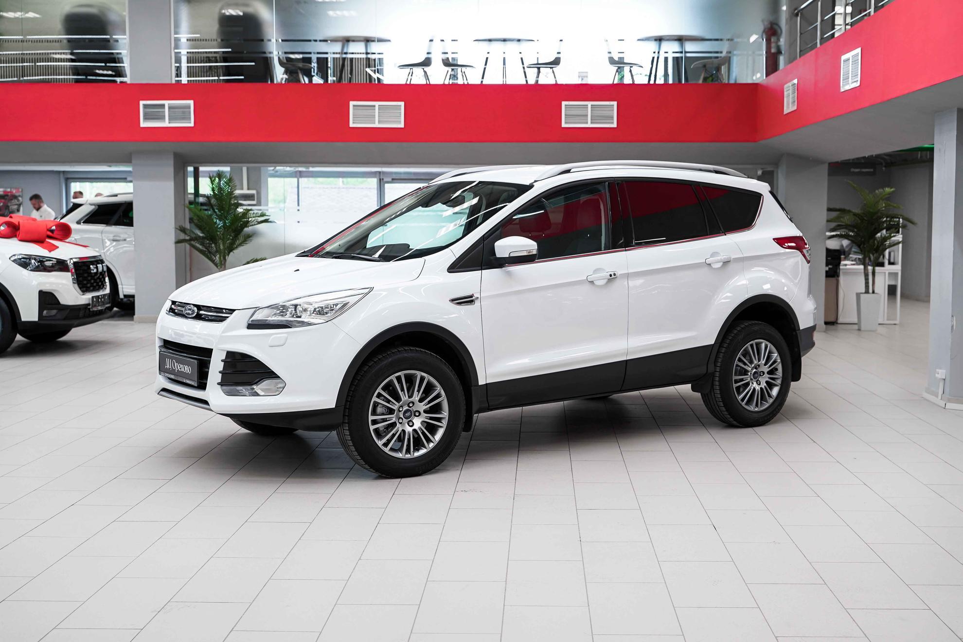 Ford Kuga 2013, белый, ДЦ Орехово