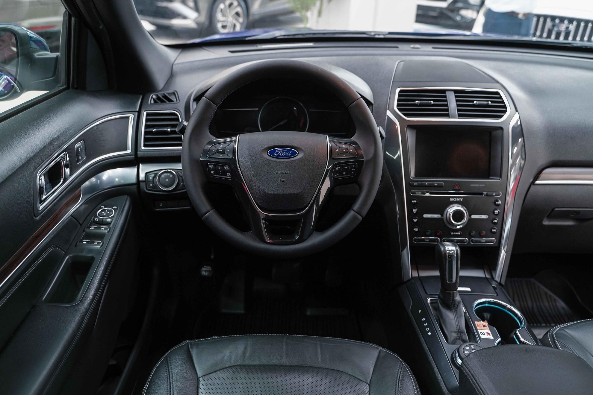 Ford Explorer 2017, синий, ДЦ Орехово