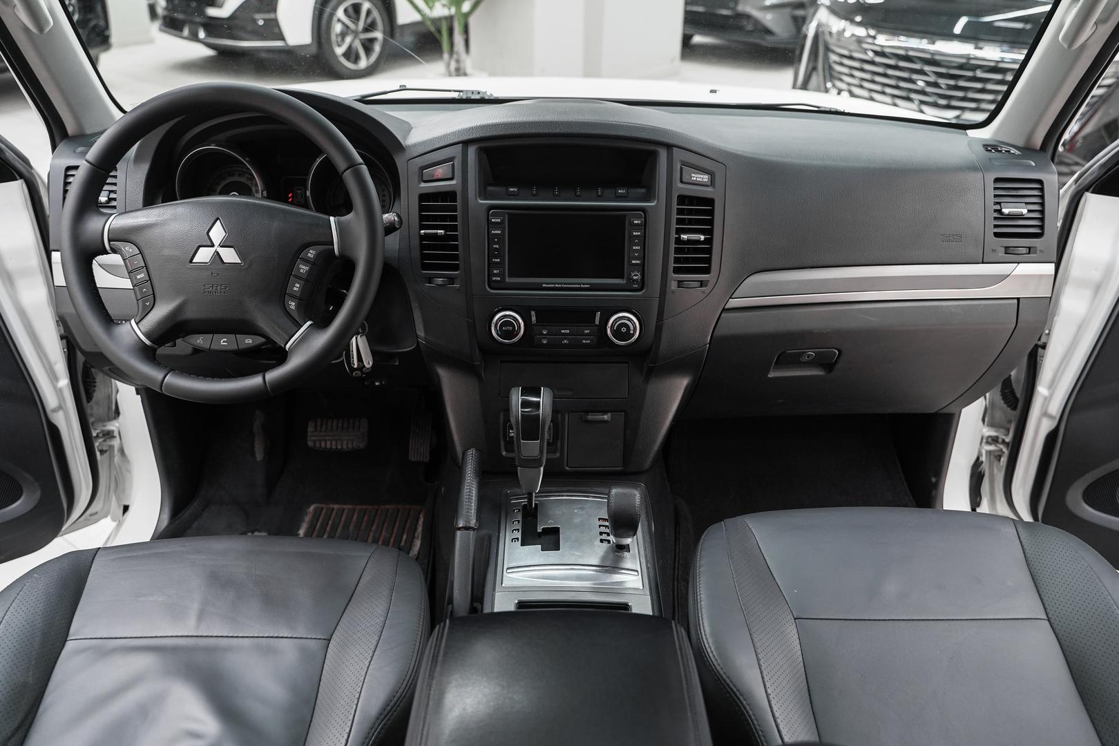 Mitsubishi Pajero 2011, белый, ДЦ Орехово