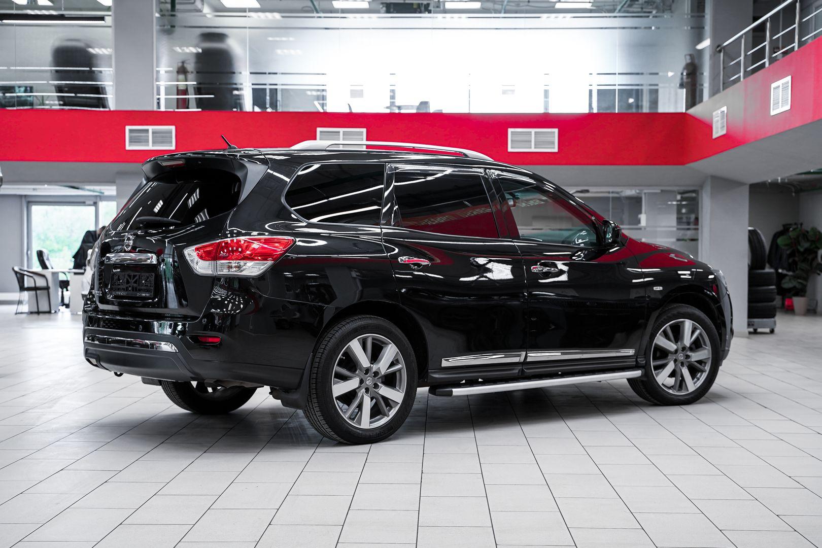 Nissan Pathfinder 2016, черный, ДЦ Орехово