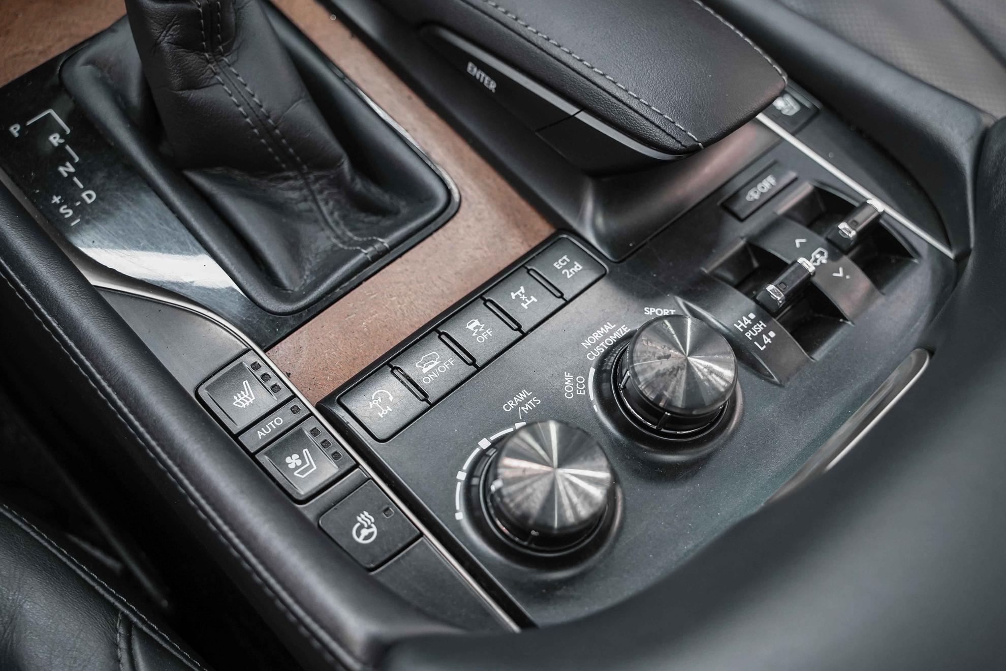 Lexus LX 2017, черный, ДЦ Орехово