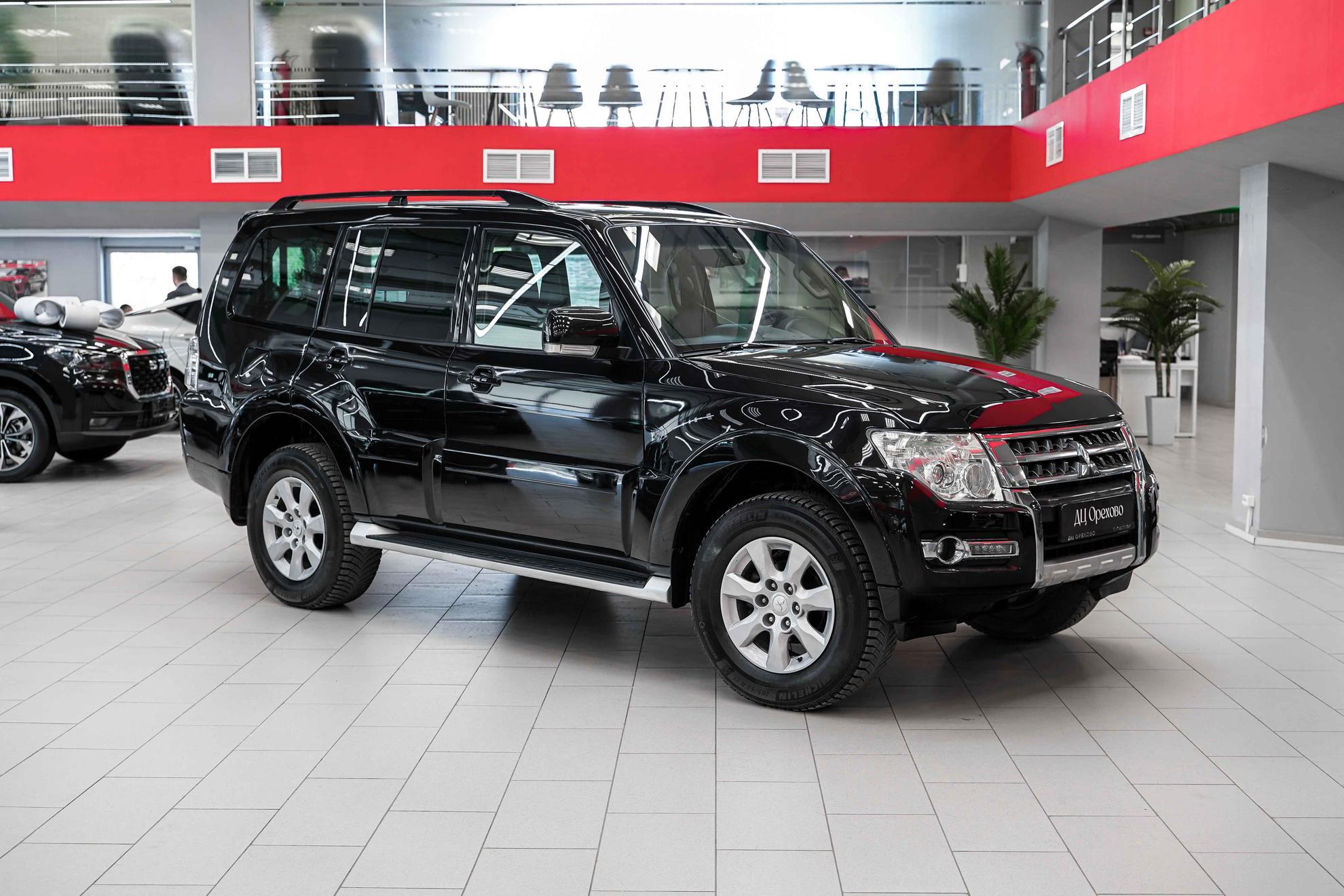 Mitsubishi Pajero 2014, черный, ДЦ Орехово