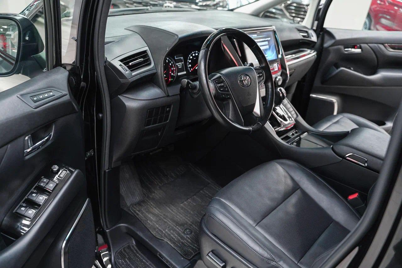 Toyota Alphard 2019, черный, ДЦ Орехово