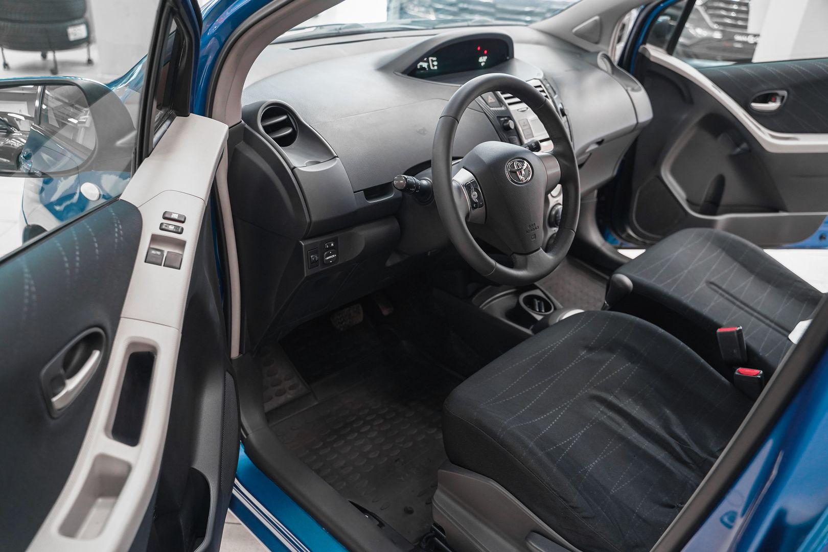 Toyota Yaris 2008, синий, ДЦ Орехово