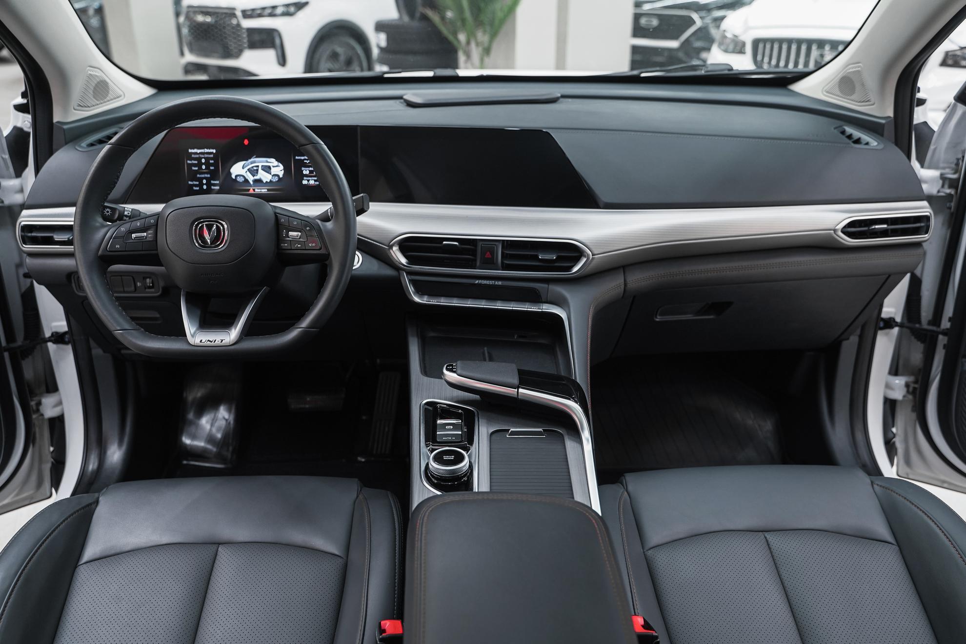 Changan UNI-T 2023, белый, ДЦ Орехово