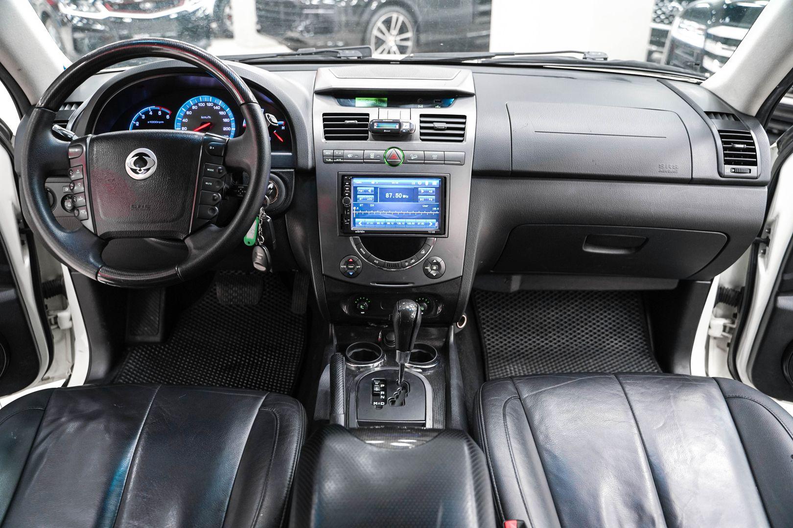 SsangYong Rexton 2012, белый, ДЦ Орехово