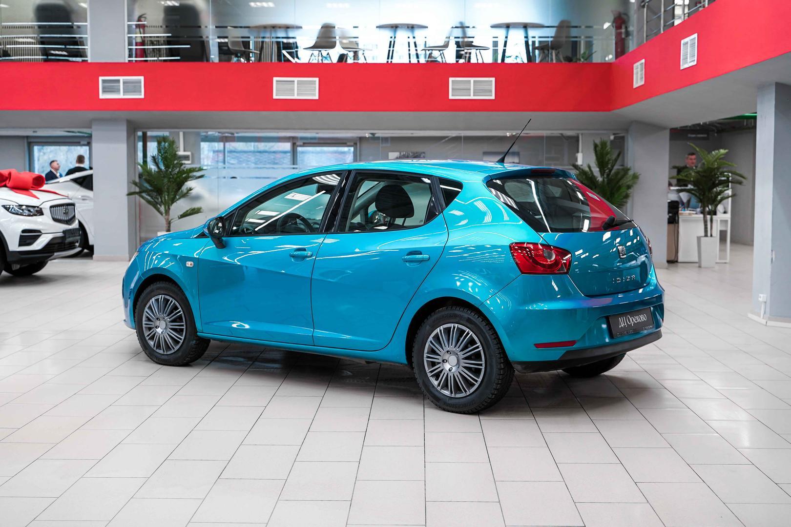 Seat Ibiza 2013, голубой, ДЦ Орехово